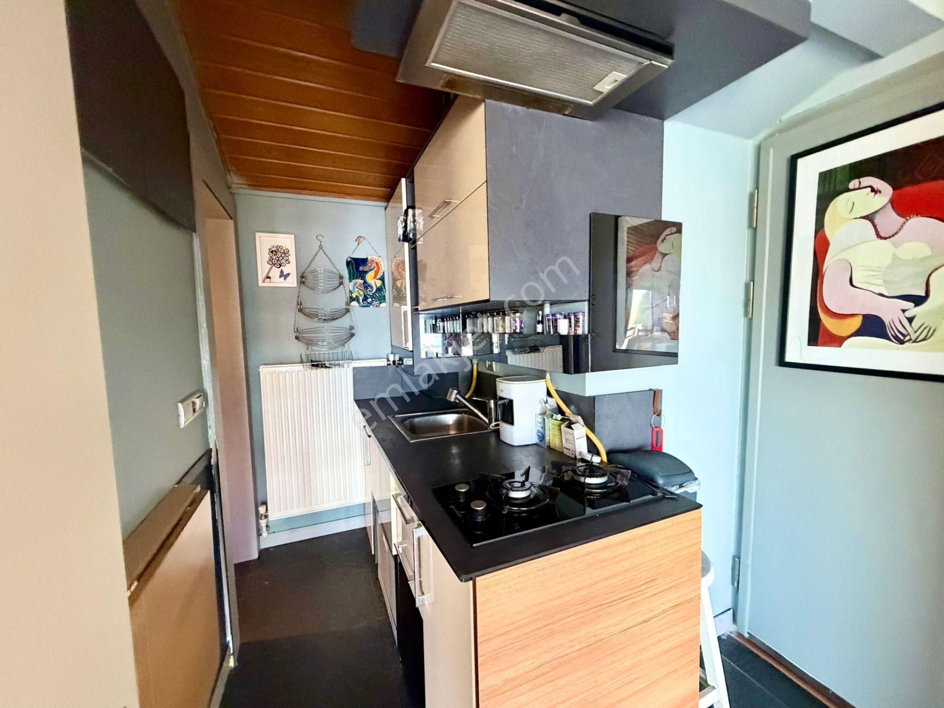 Beylerbeyi Sahil 'de Eşyalı 1+1 Kiralık Yol Yalısı Dairesi - Görsel 12