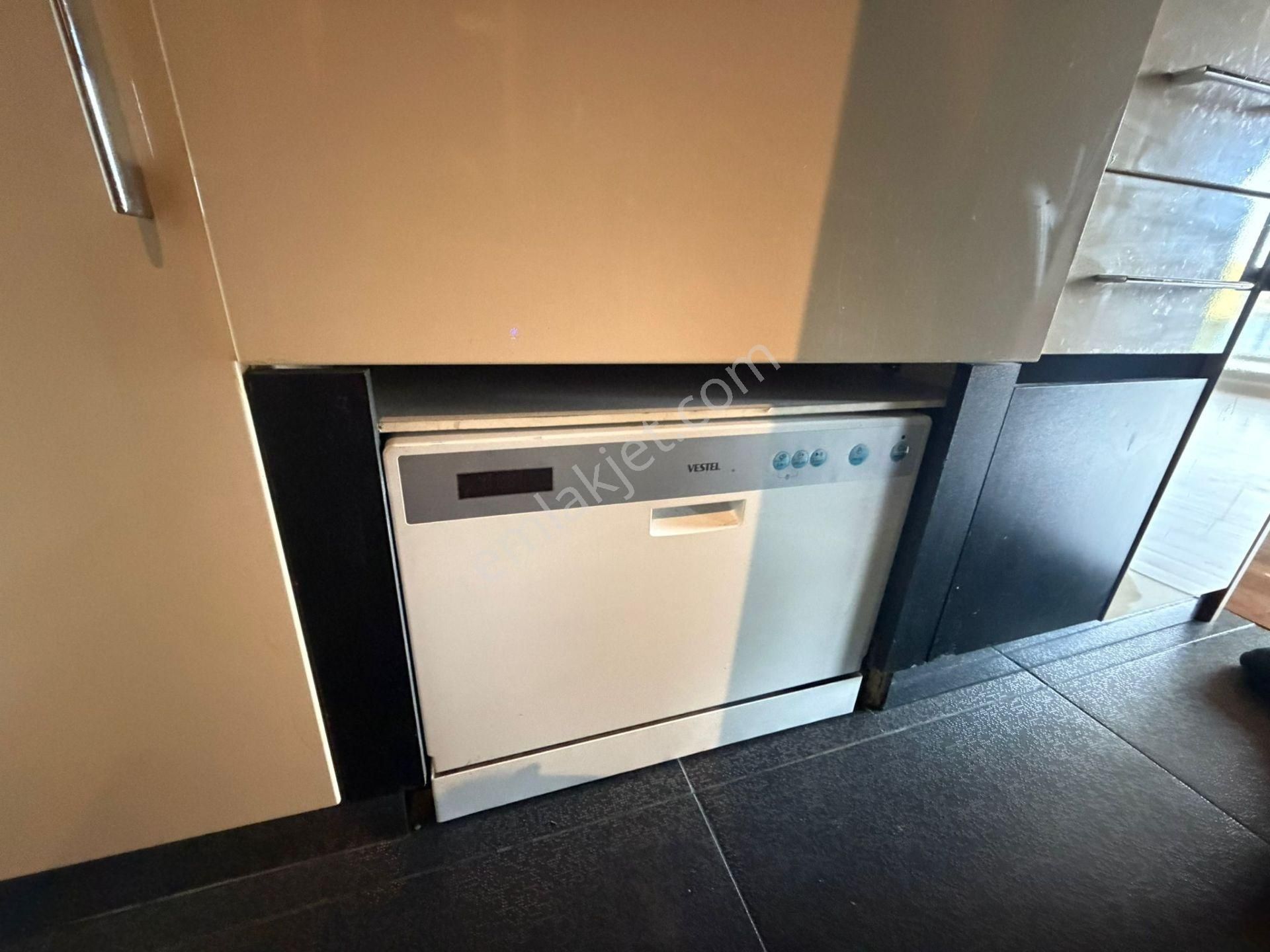 Beylerbeyi Sahil 'de Eşyalı 1+1 Kiralık Yol Yalısı Dairesi - Görsel 11