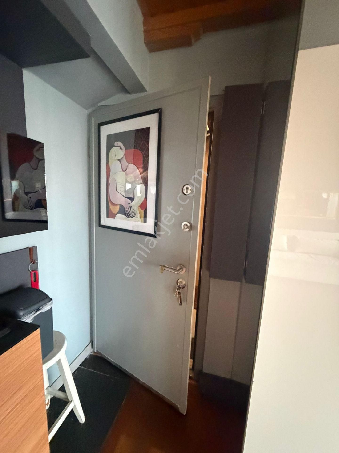 Beylerbeyi Sahil 'de Eşyalı 1+1 Kiralık Yol Yalısı Dairesi - Görsel 16