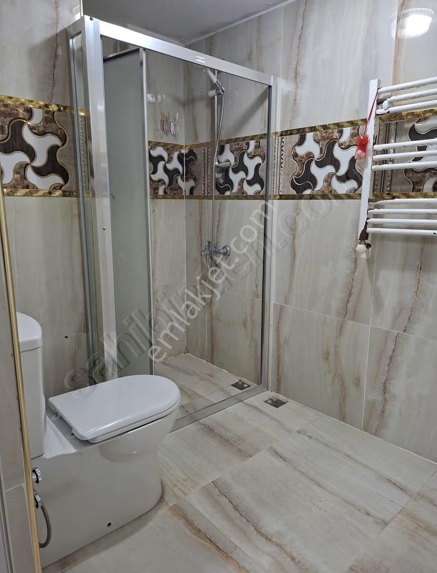 Zafer Mahallesi Geniş Yeni Merkezi Kiralık Daire -artvin Emlak- - Görsel 9