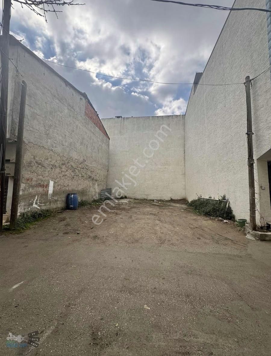 Vakıf Mahallesinde Satılık Arsa