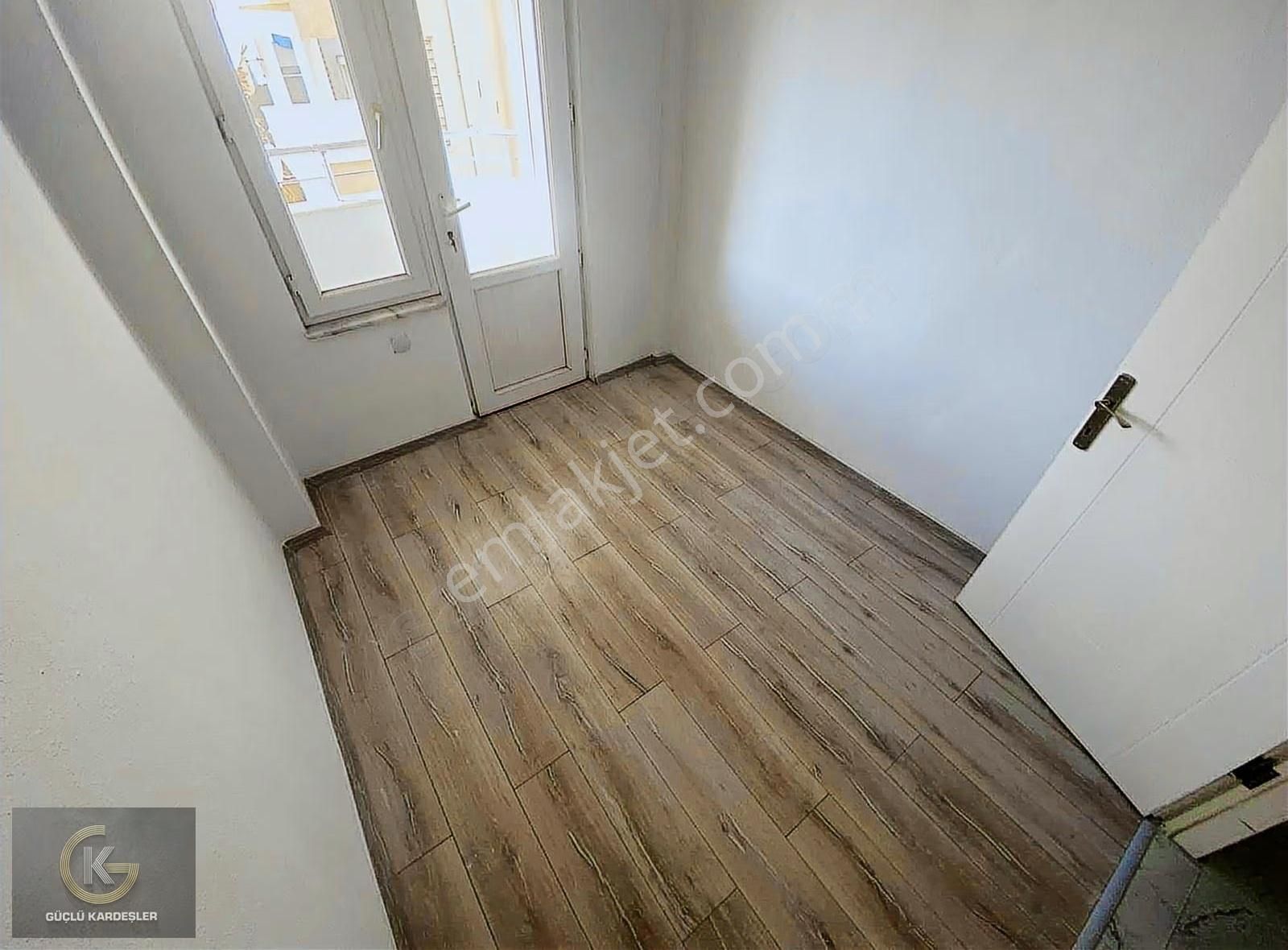 Güçlü Kardeşler Denize 100 Metre Manzaralı Yenilenmiş 2+1 Daire - Görsel 16
