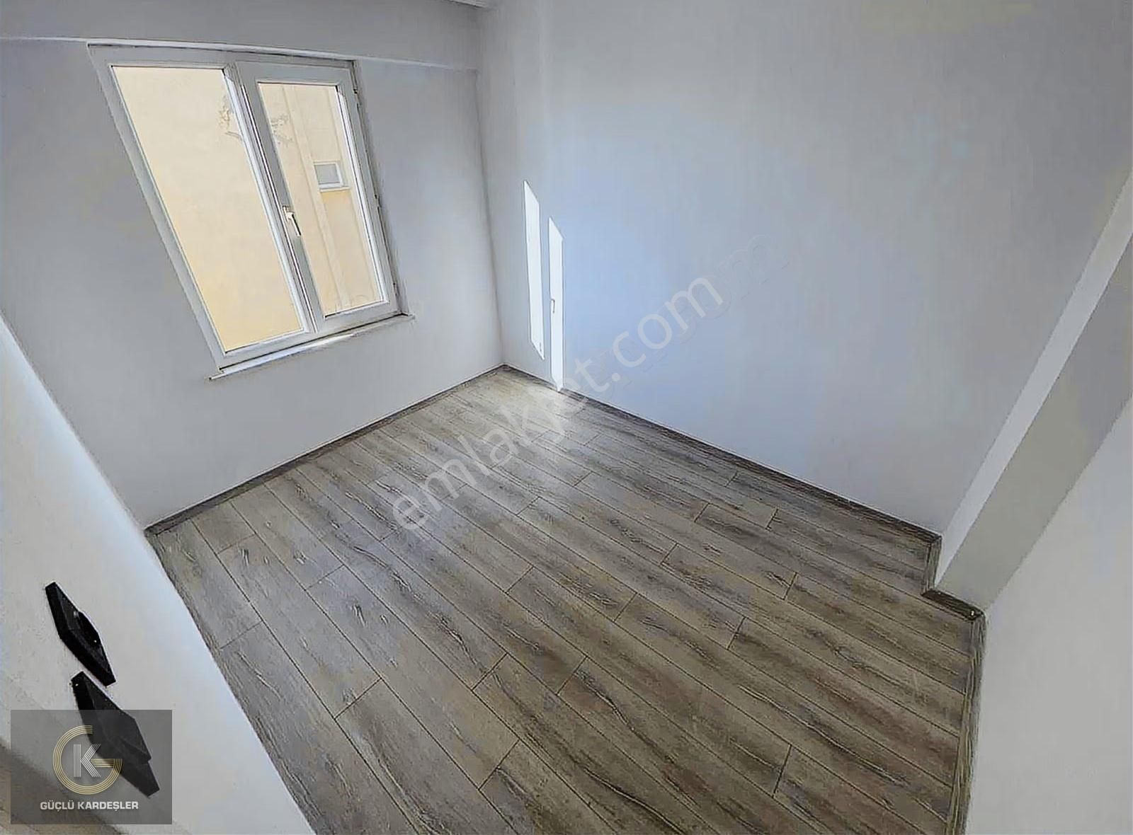 Güçlü Kardeşler Denize 100 Metre Manzaralı Yenilenmiş 2+1 Daire - Görsel 17