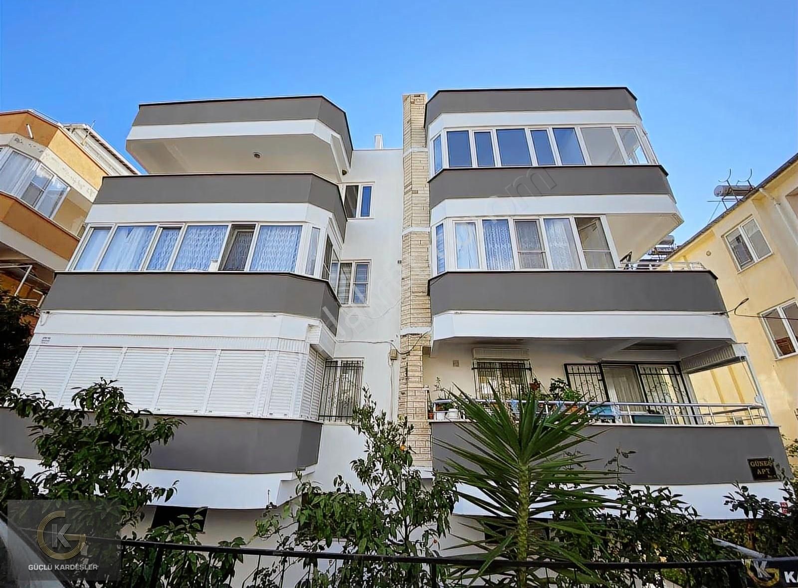 Güçlü Kardeşler Denize 100 Metre Manzaralı Yenilenmiş 2+1 Daire - Görsel 11