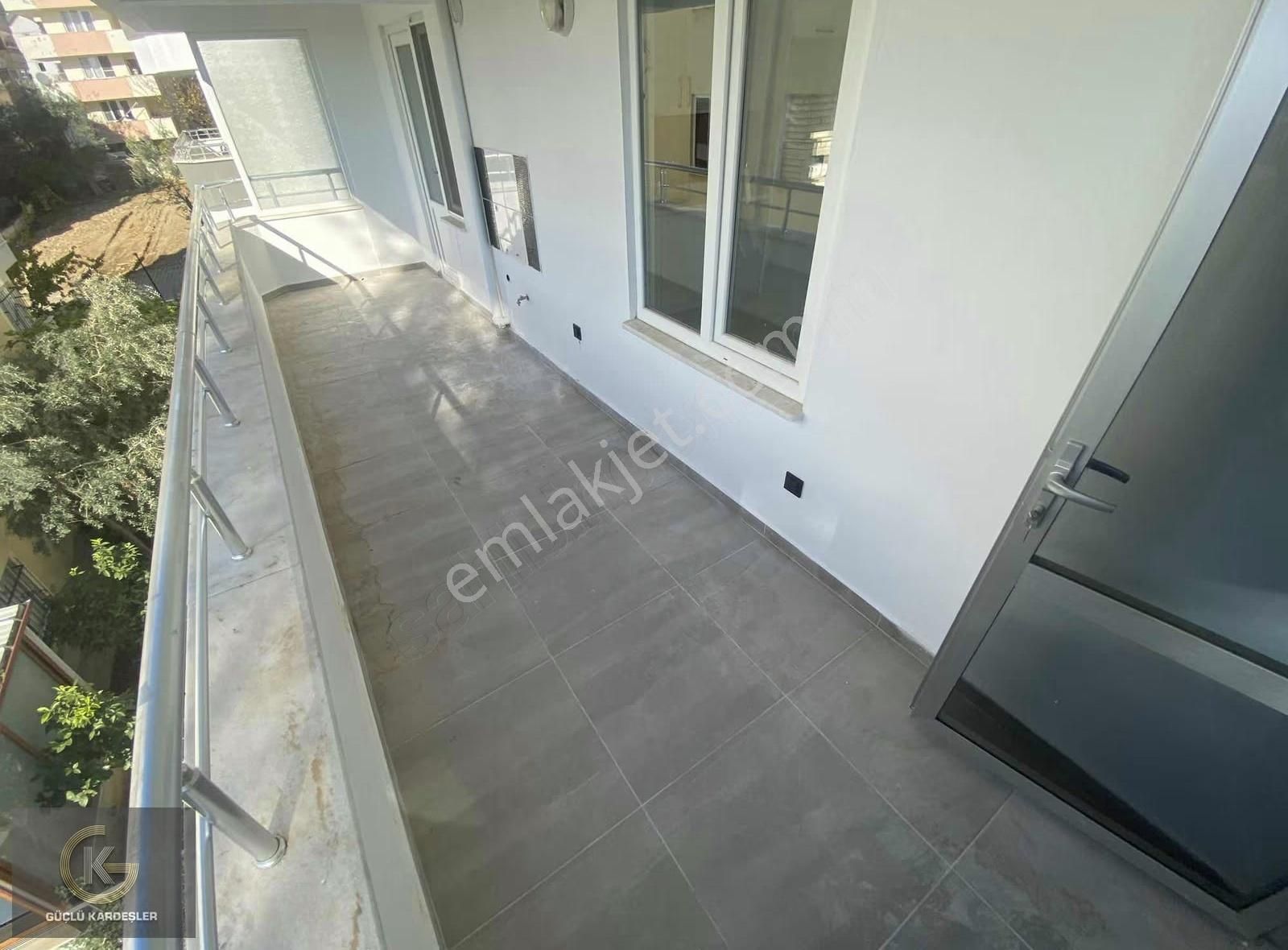 Güçlü Kardeşler Denize 100 Metre Manzaralı Yenilenmiş 2+1 Daire - Görsel 18