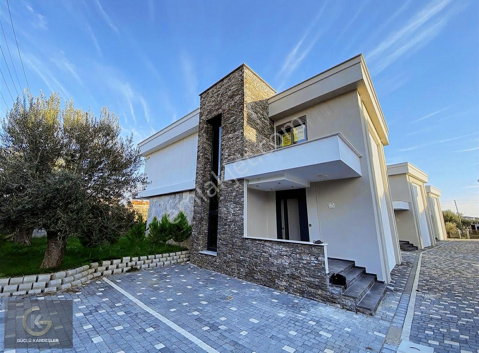 Güçlü Kardeşler Küçükkuyuda Özel Mimari Havuzlu Lüks Villalar - Görsel 12