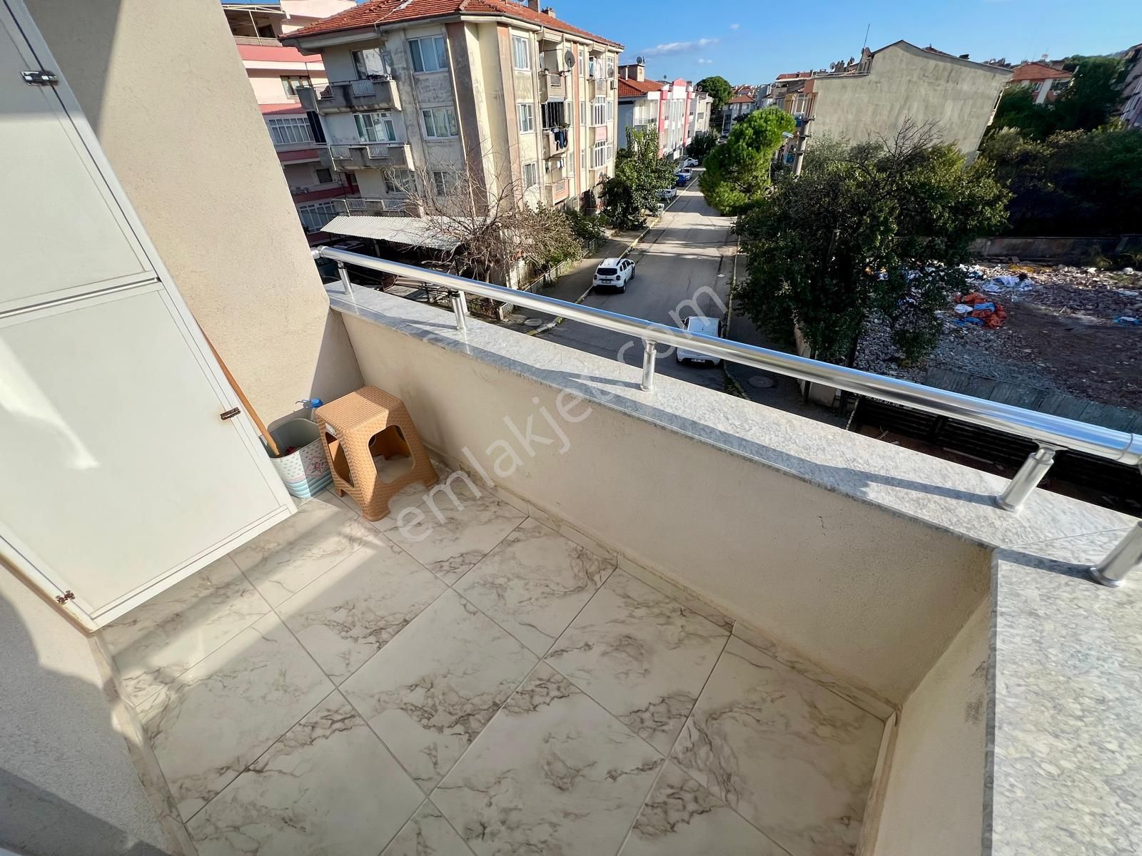 Aras Emlaktan Bahçelievler Mah. Mehmetçik Cad. Kiralık 1+1 Eşyalı Daire - Görsel 8