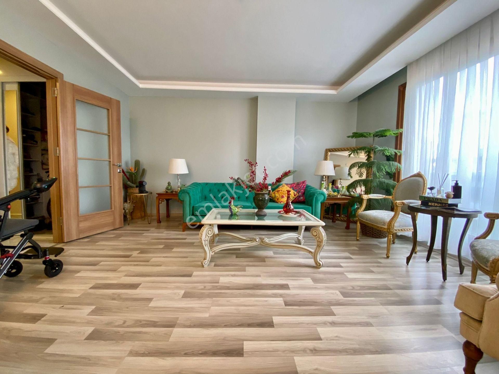 Altıntepede 5 Yıllık Binada Minibüse 1 Dk Geniş M2 3+1 - Görsel 2