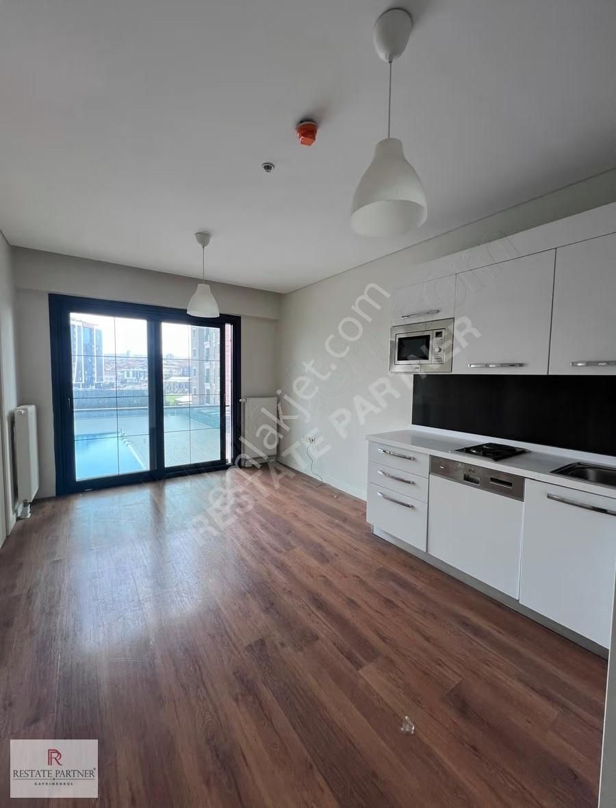Ataşehir Trendist Sitesi Kiralık Boş 1+1 Daire 48m2 Ara Kat - Görsel 2
