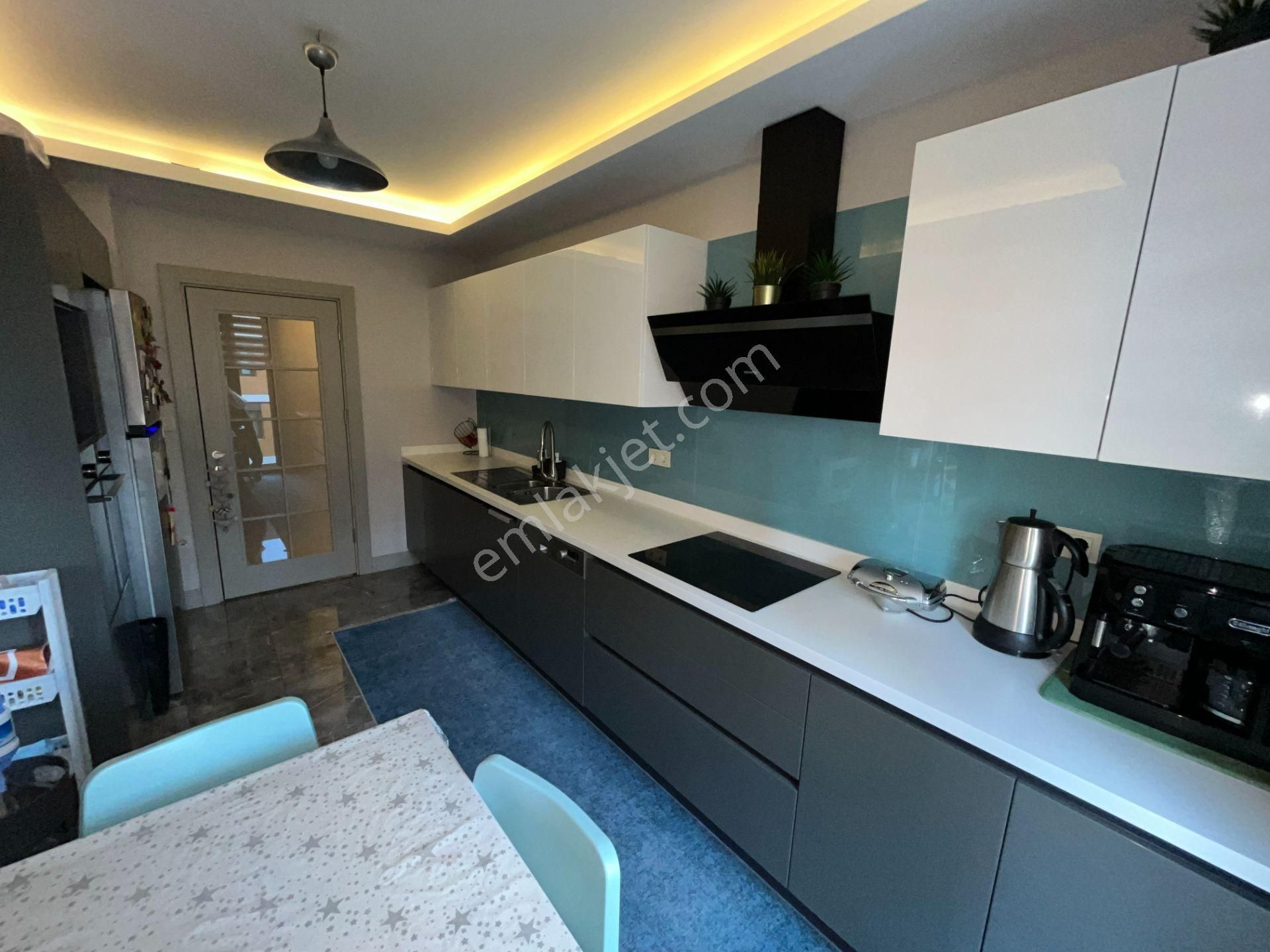 Acıbademin İncisi Koşuyolu Konaklarında Arakat Satılık 3+1 Daire - Görsel 7