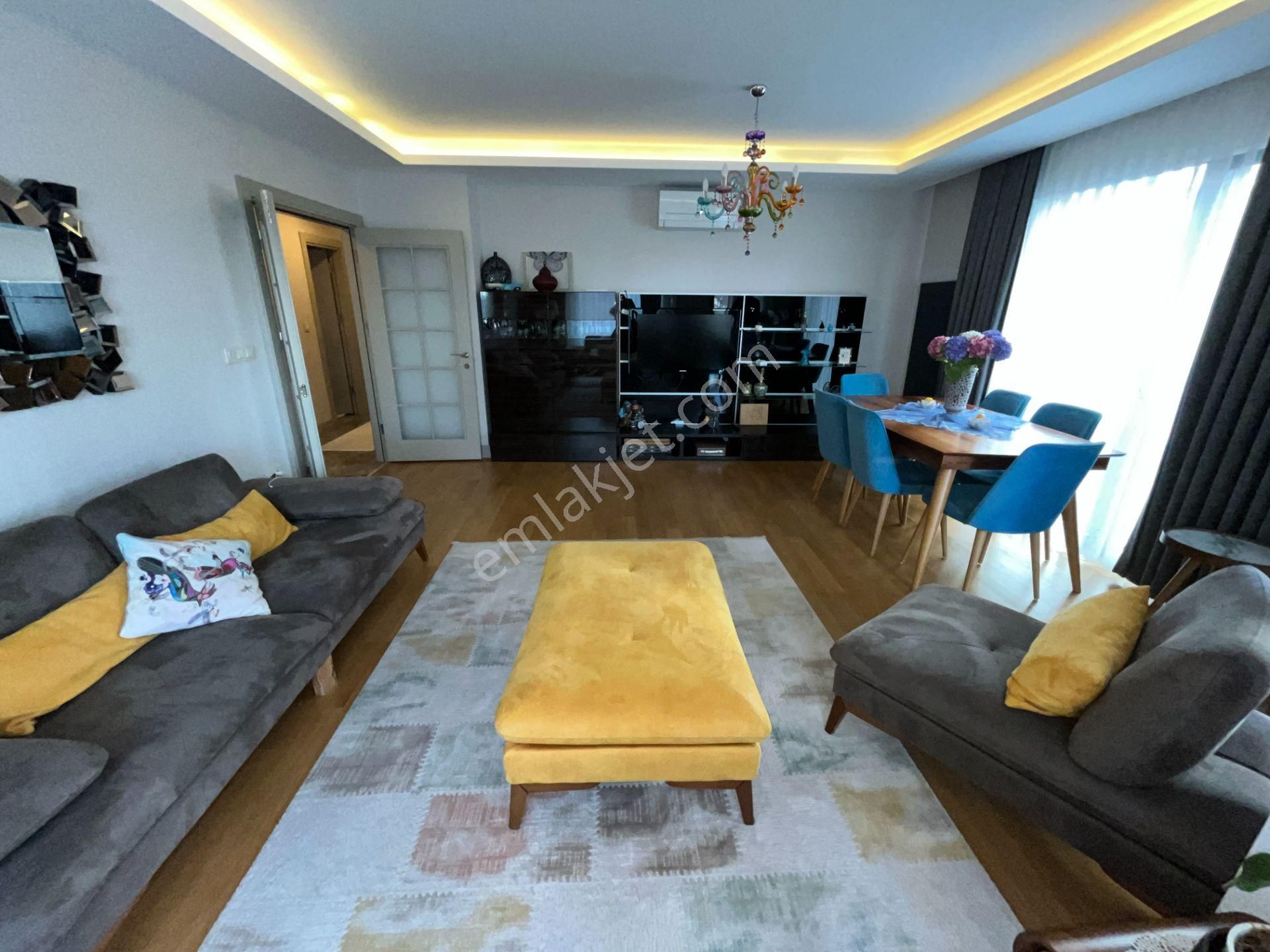 Acıbademin İncisi Koşuyolu Konaklarında Arakat Satılık 3+1 Daire - Görsel 11