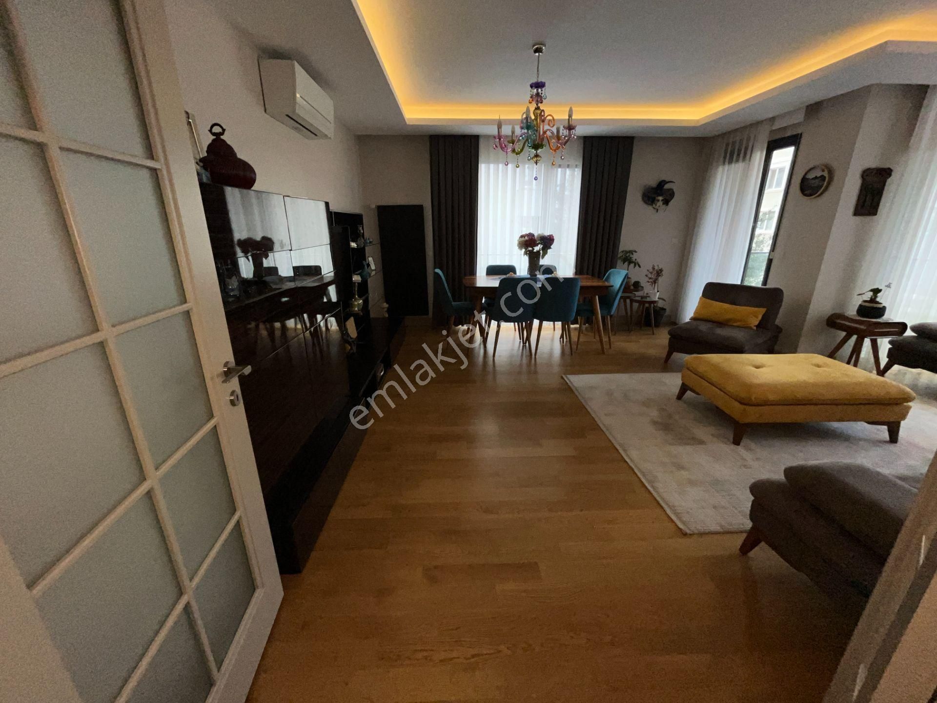 Acıbademin İncisi Koşuyolu Konaklarında Arakat Satılık 3+1 Daire - Görsel 8