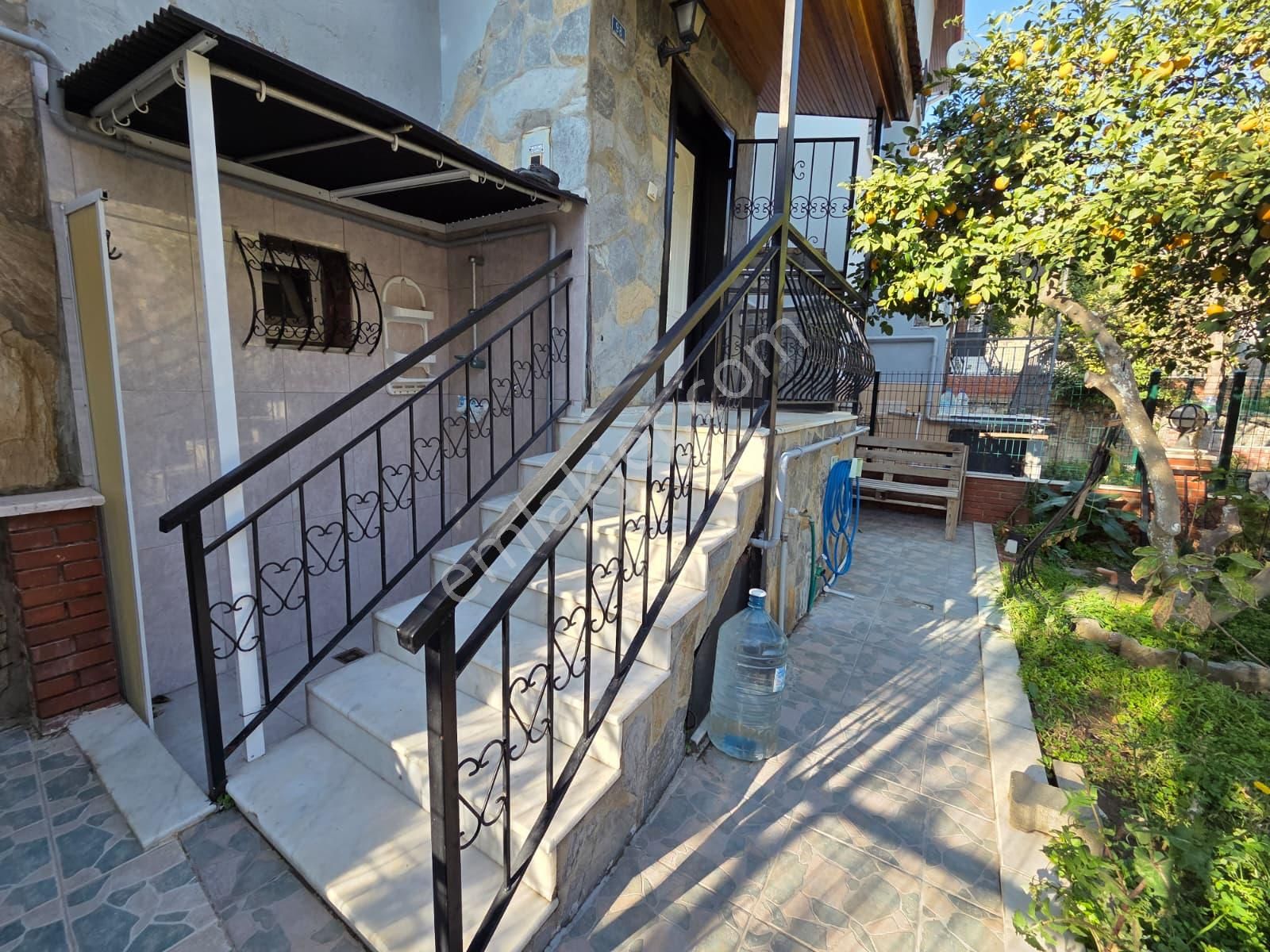 Kuşadası'nda Eşsiz Konumda Deniz Manzaralı Satılık 4+1 Villa - Görsel 4