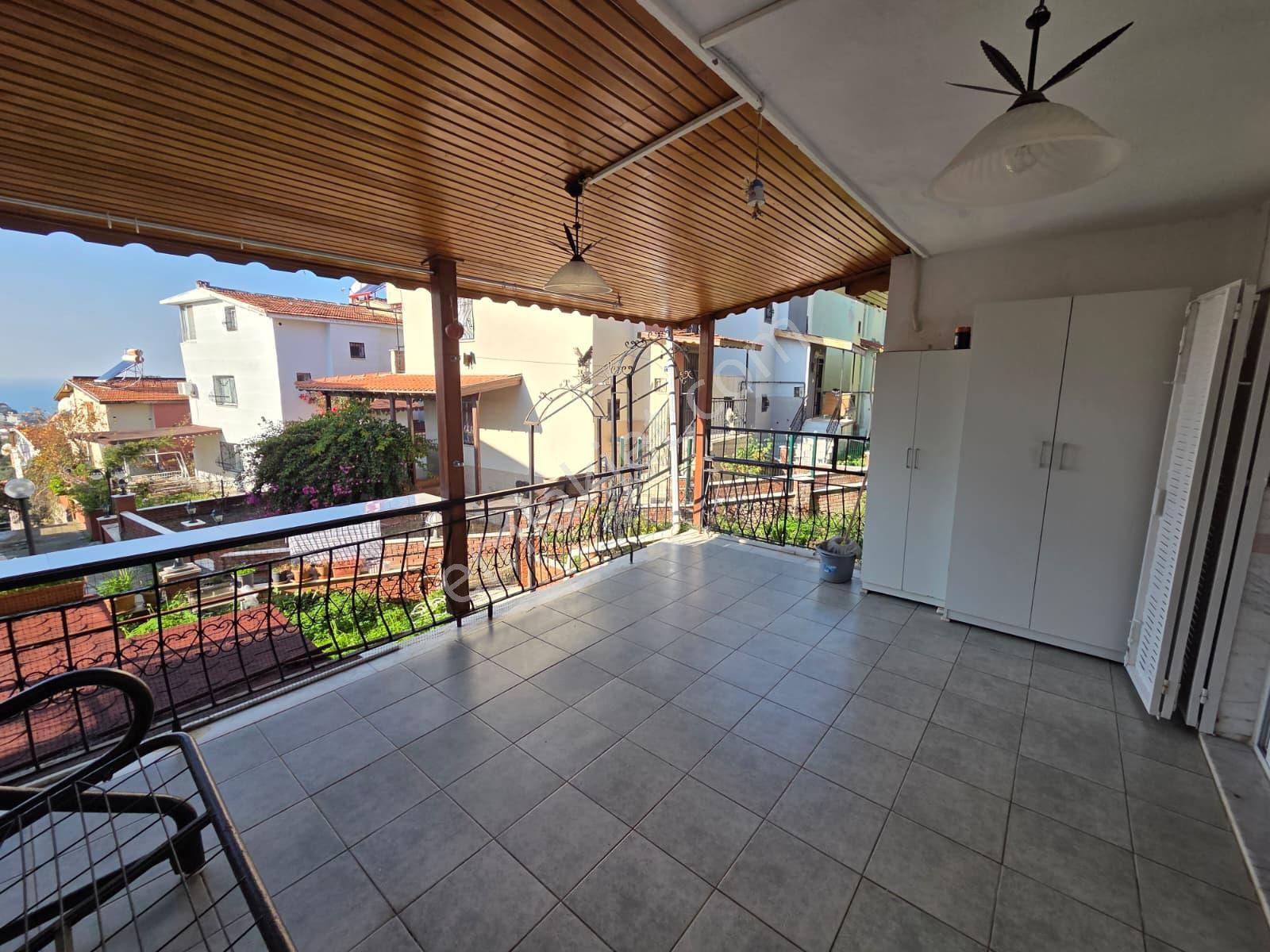 Kuşadası'nda Eşsiz Konumda Deniz Manzaralı Satılık 4+1 Villa - Görsel 6