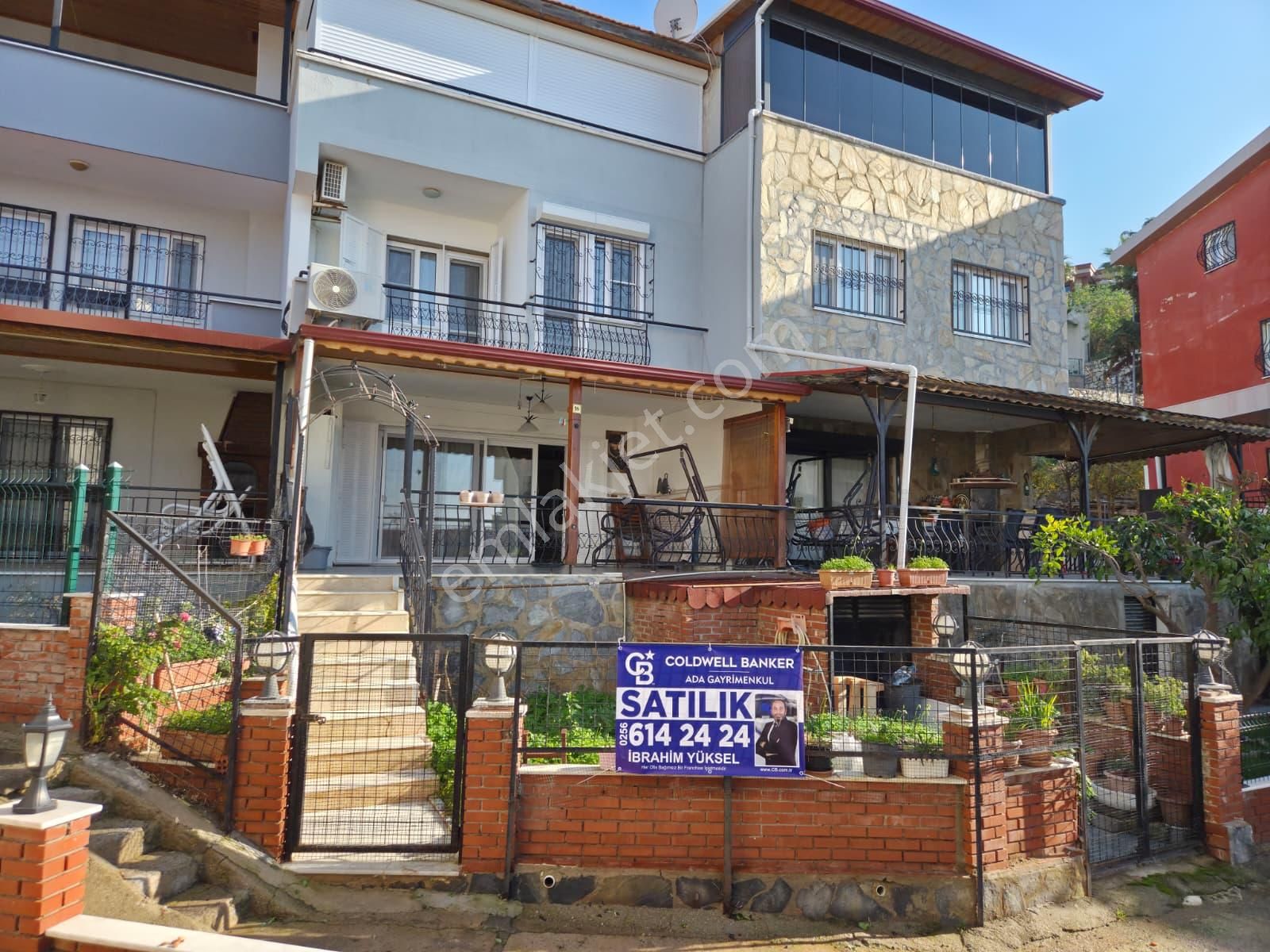 Kuşadası'nda Eşsiz Konumda Deniz Manzaralı Satılık 4+1 Villa - Görsel 12