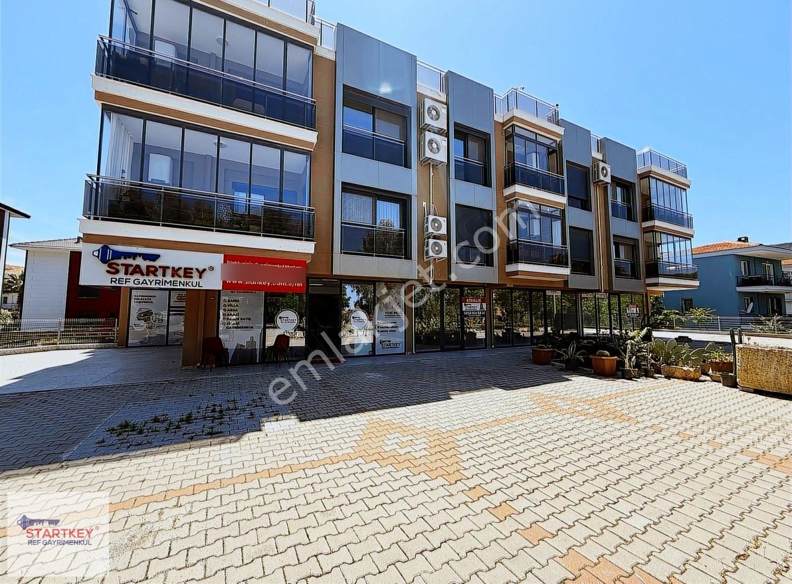 Yeni Foça'da Konforlu Ve Verimli Çalışma Alanı - Kiralık Ofis!