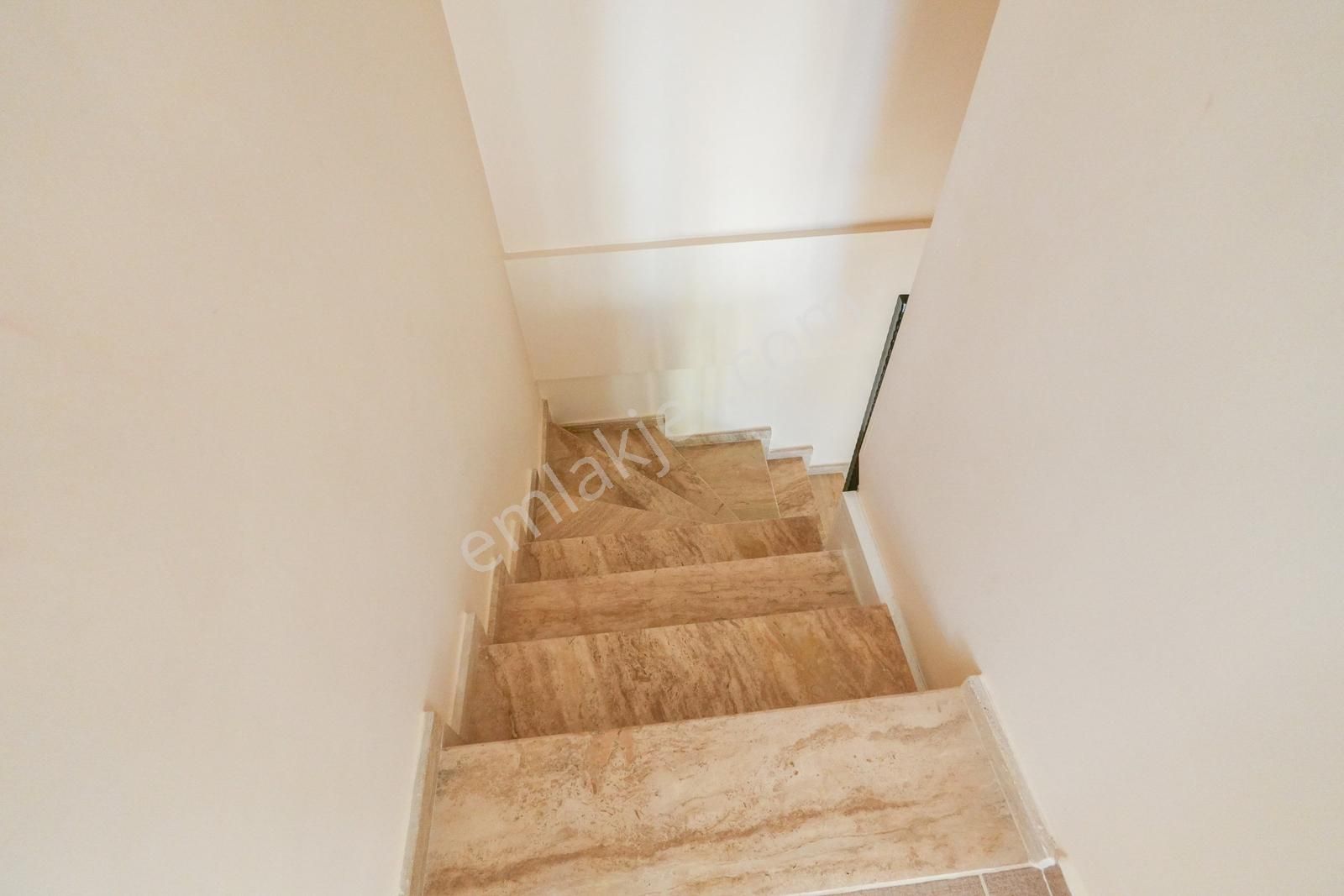 Fiyat Düştü! Merkezde Satılık 3+1 Dubleks Denize Yakın Manzaralı - Görsel 8