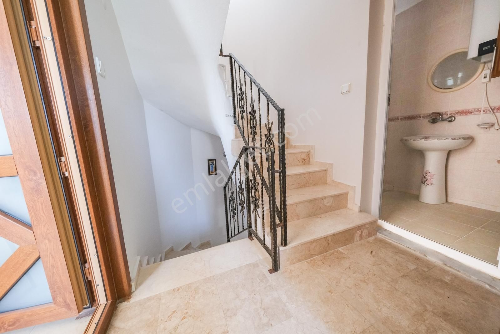 Ana Yola Sıfır Ticari Alan İçerisinde Akbük Merkezde Denize 150m - Görsel 9