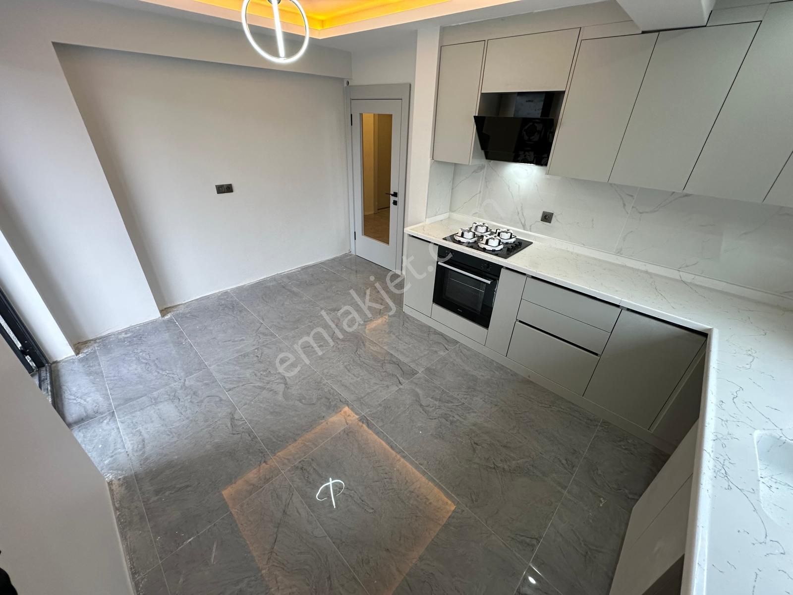 Menderes Mh.de !en Gözde Yerinde! 2+1 Çift Banyolu Satılık Daire - Görsel 8