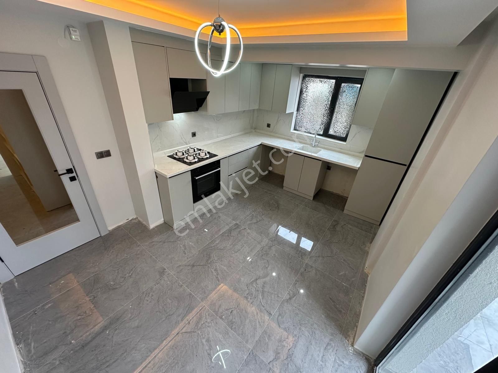 Menderes Mh.de !en Gözde Yerinde! 2+1 Çift Banyolu Satılık Daire - Görsel 6