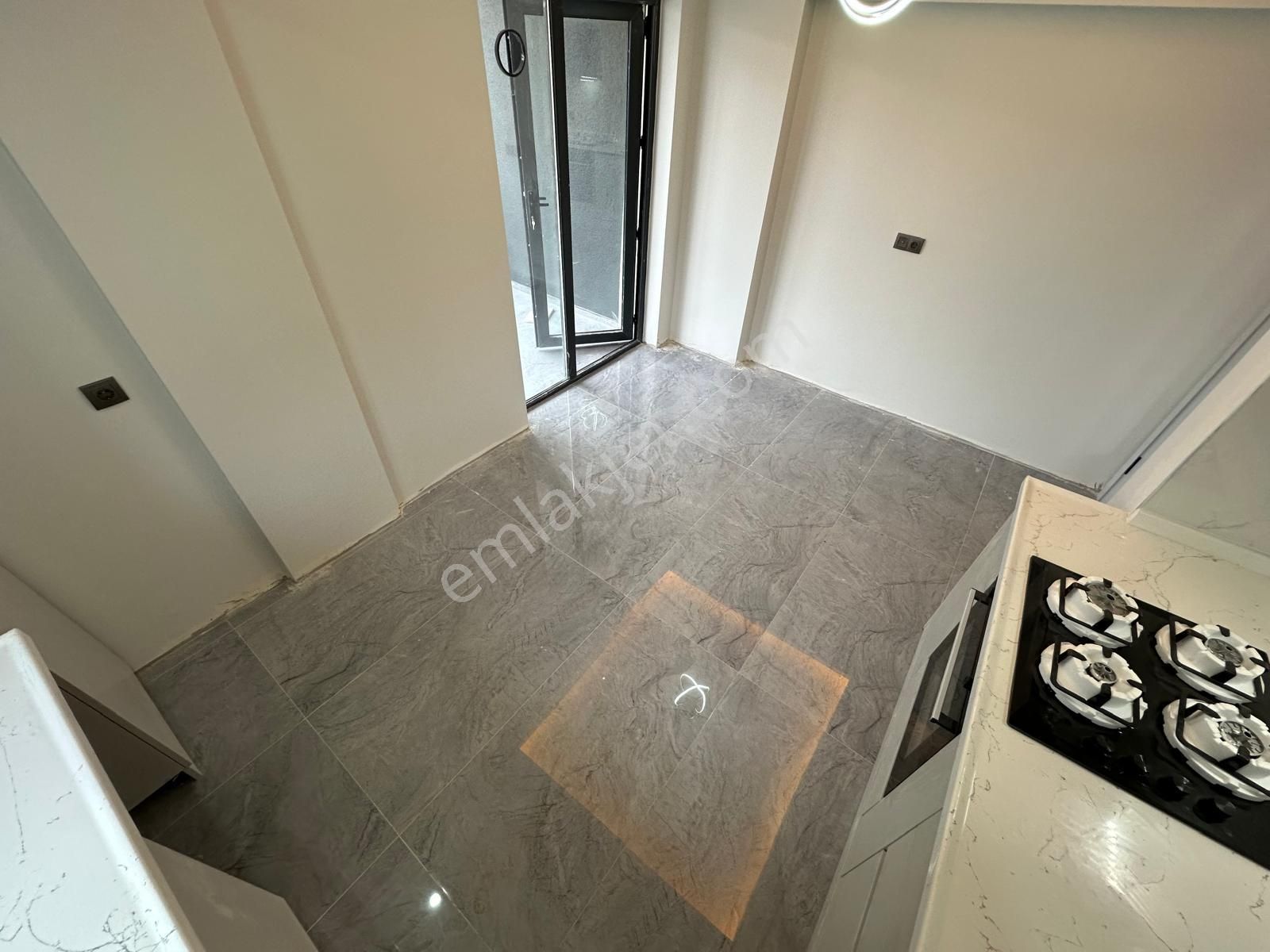 Menderes Mh.de !en Gözde Yerinde! 2+1 Çift Banyolu Satılık Daire - Görsel 4