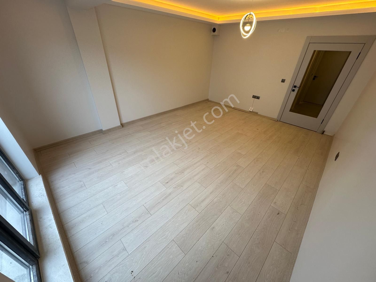 Menderes Mh.de !en Gözde Yerinde! 2+1 Çift Banyolu Satılık Daire - Görsel 14