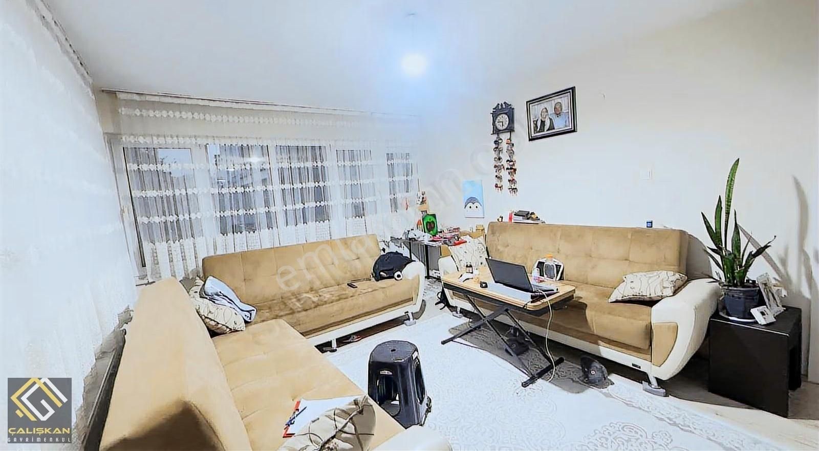 Full Kredi/akkonakta/caddeye Yakın/konumu Güzel/