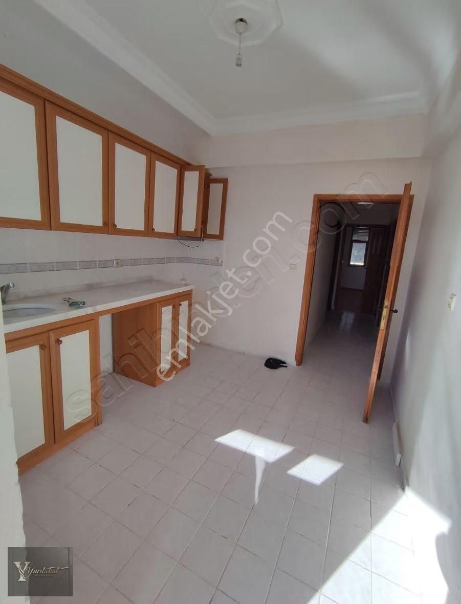 Çankaya Mahallesi Site'de Kiralık Geniş 2+1 - Görsel 8