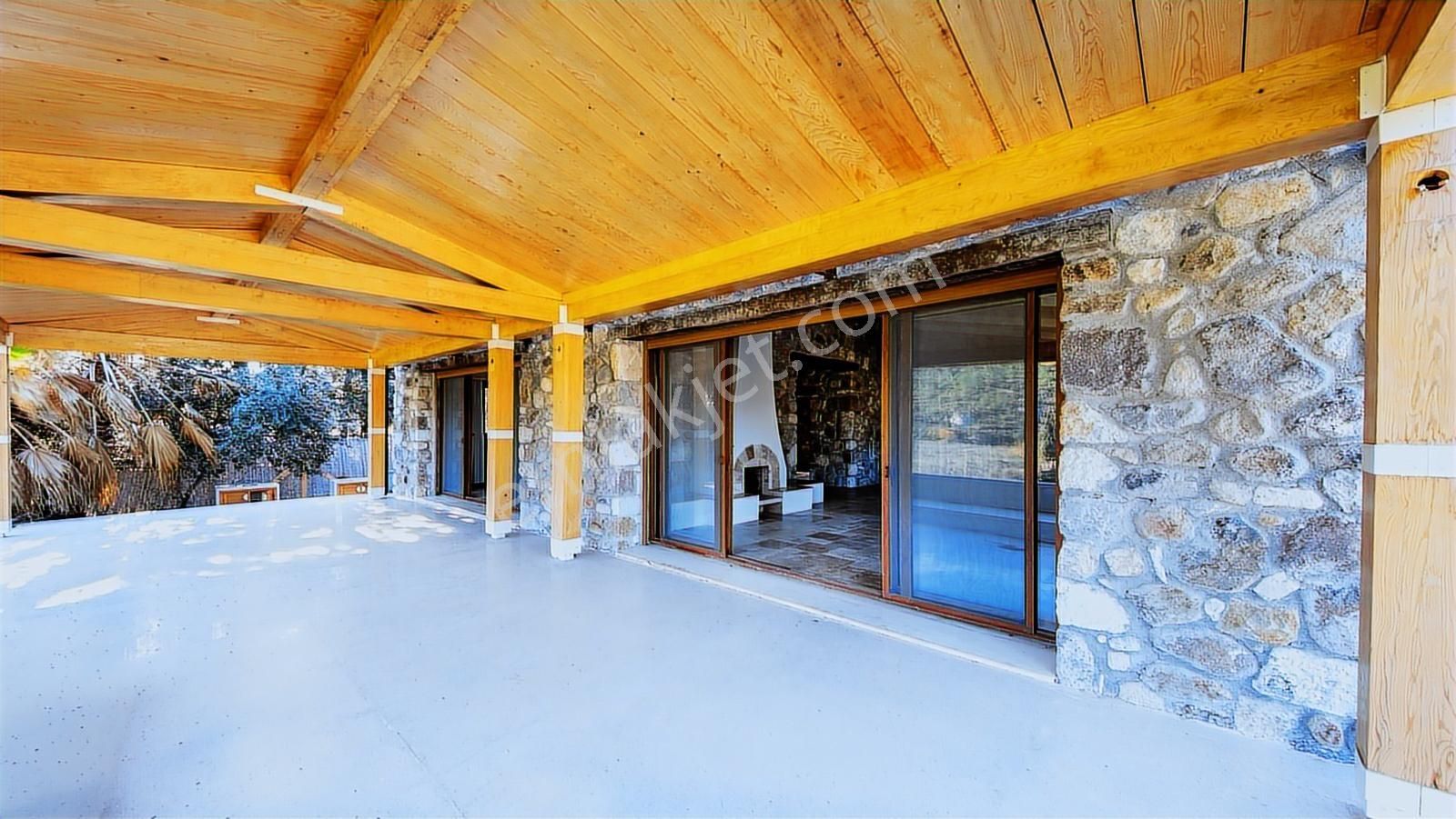 Urla Zeytinlerde 13.425 M2 Arazi İçinde 2 Adet Tek Katlı Taş Ev - Görsel 24