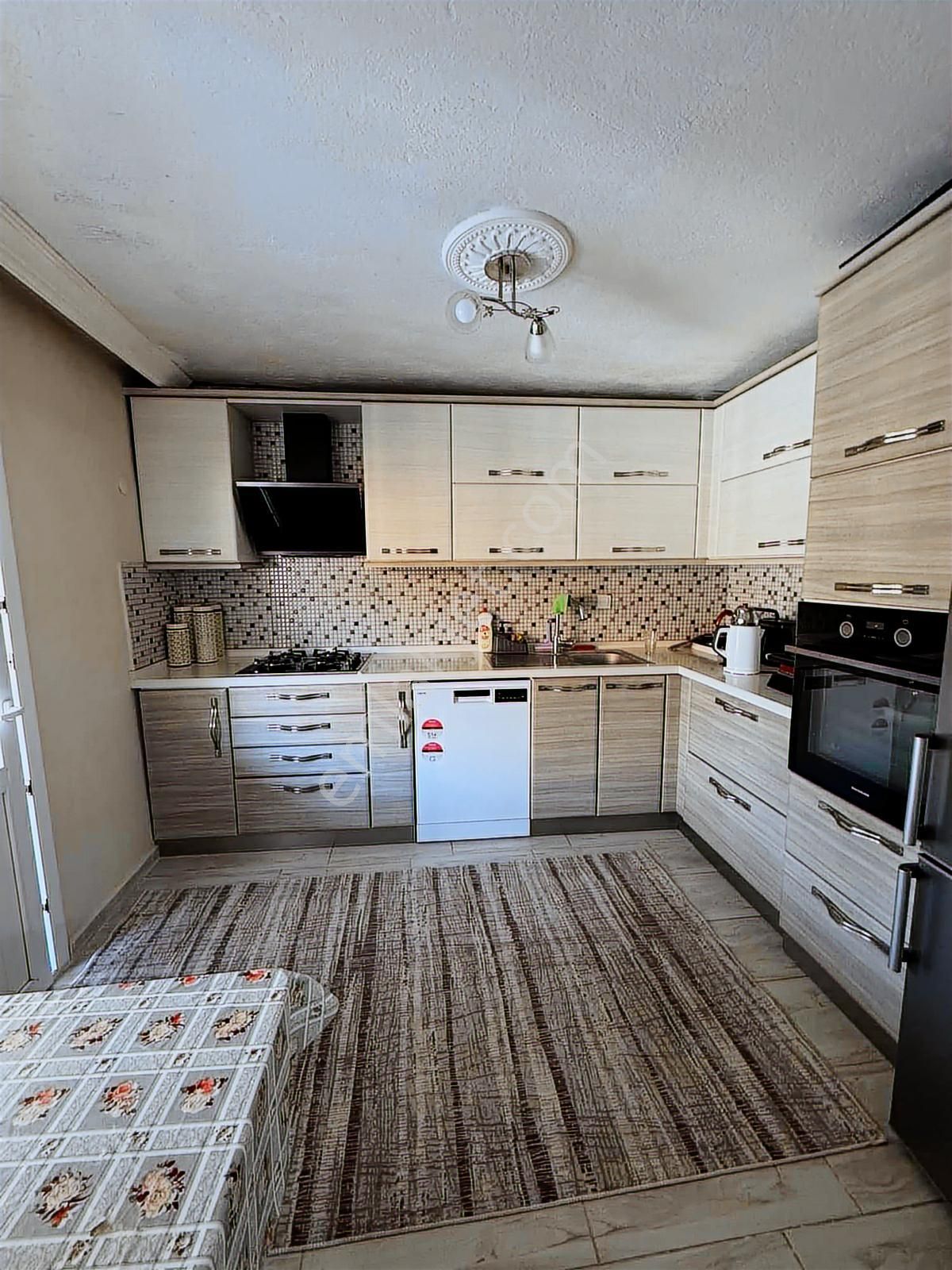 Pinus Gayrimenkul'den//bergama Merkez'de Müstakil Bahçeli 3 Ev - Görsel 14