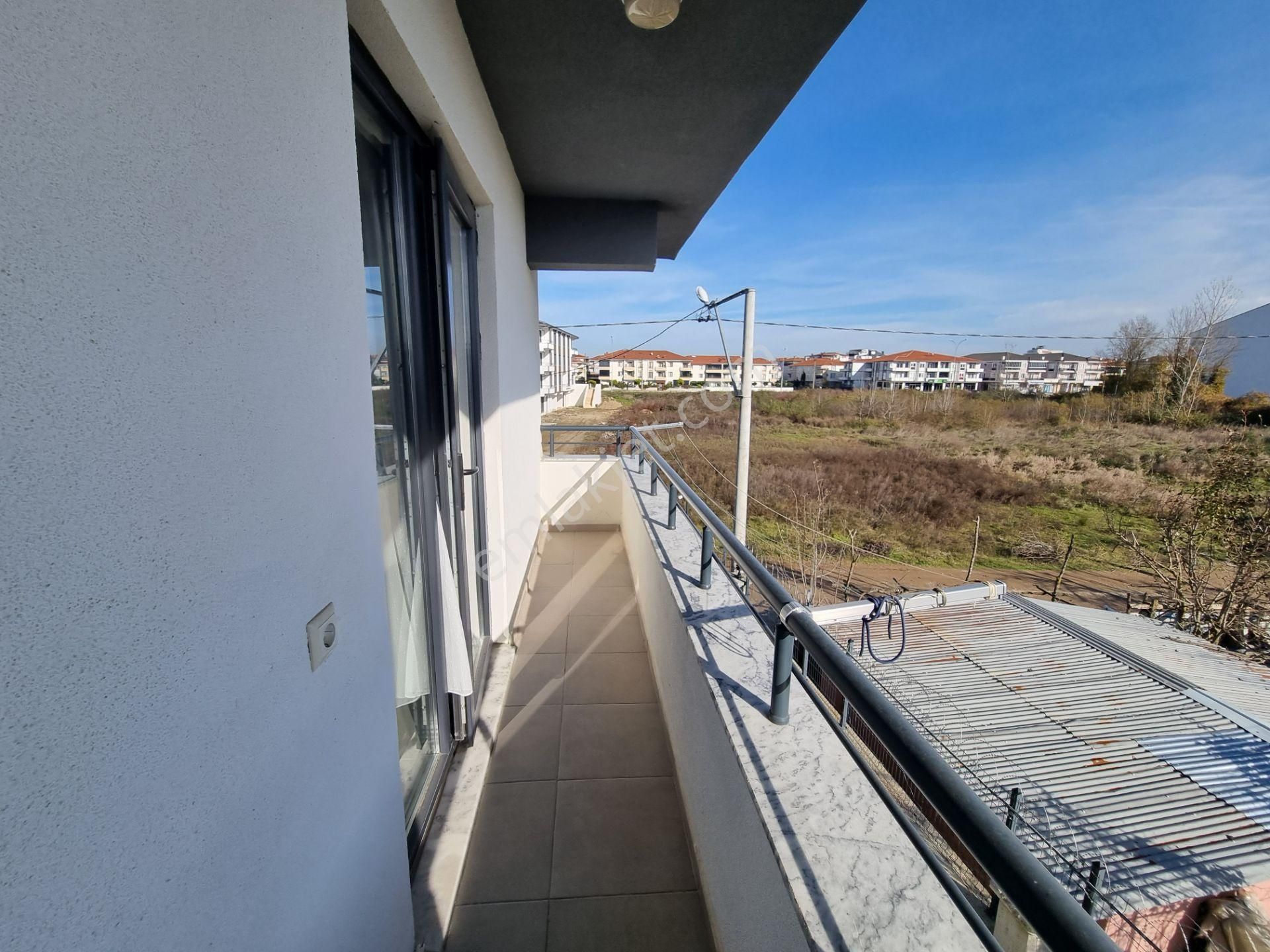 Havuzlu Sitede Müstakil Bahçeli Teraslı Verandalı Villa - Görsel 19