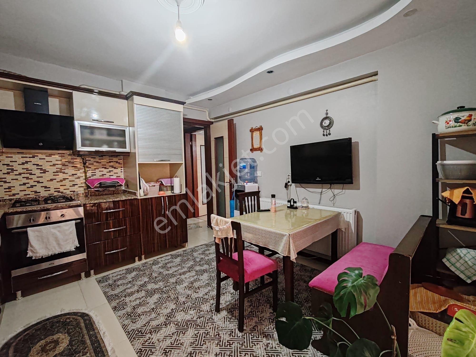 Küçük Çiğlide Kapalı Geniş Mutfaklı 3+1 Satılık Daire - Görsel 3