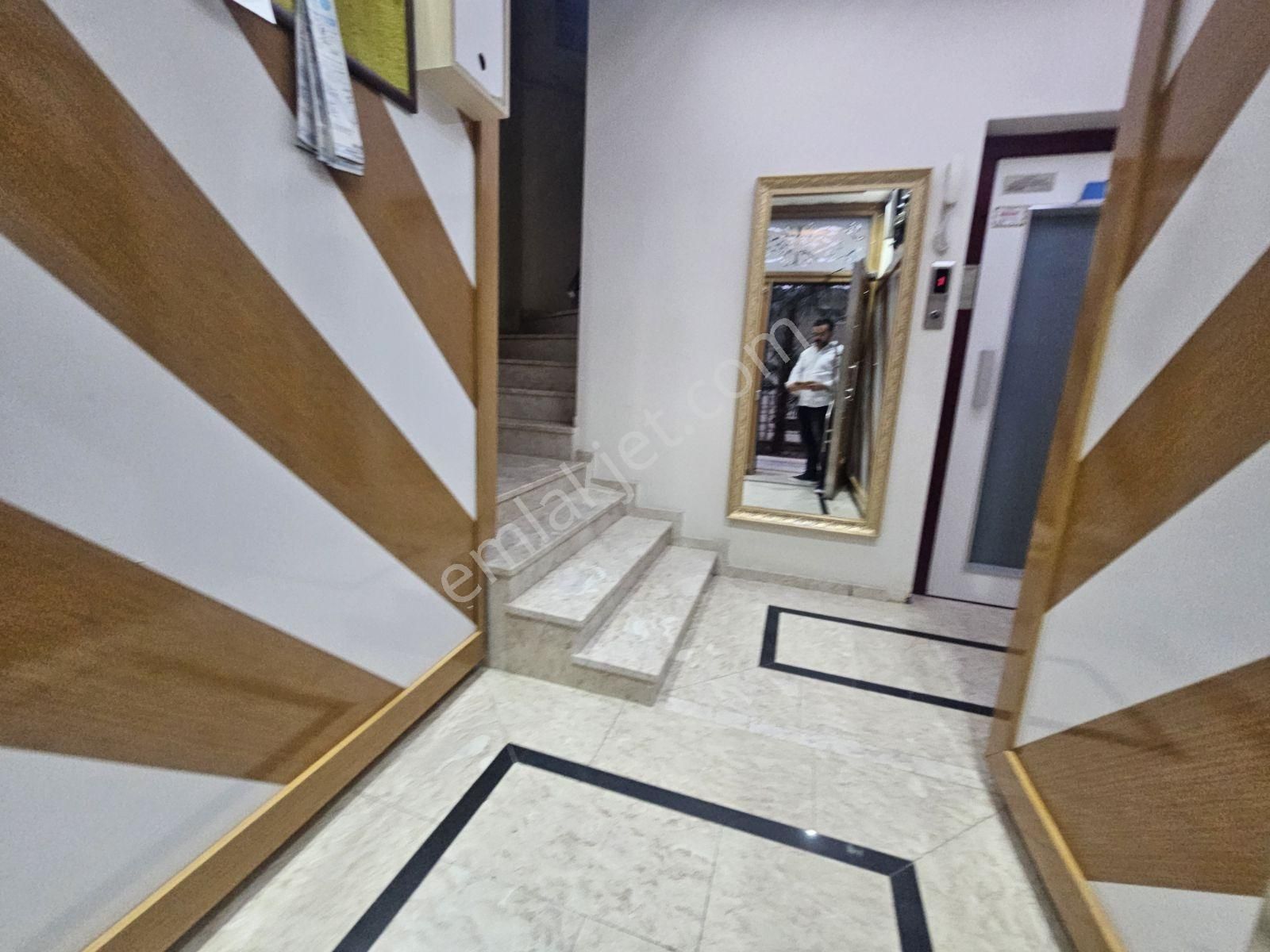 Metrobüsün Dibinde - Görsel 23