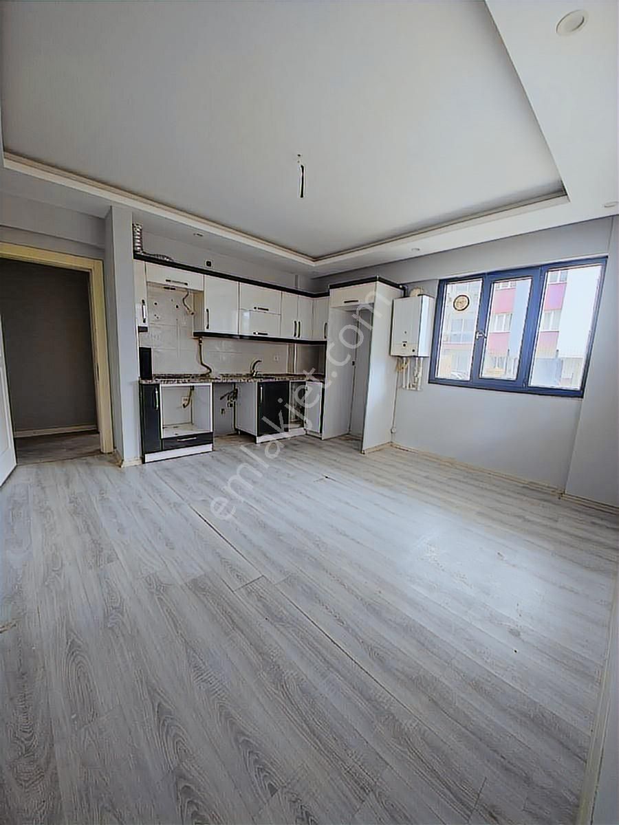Muradiye Mah Site İçinde 2+1 Satılık Daire