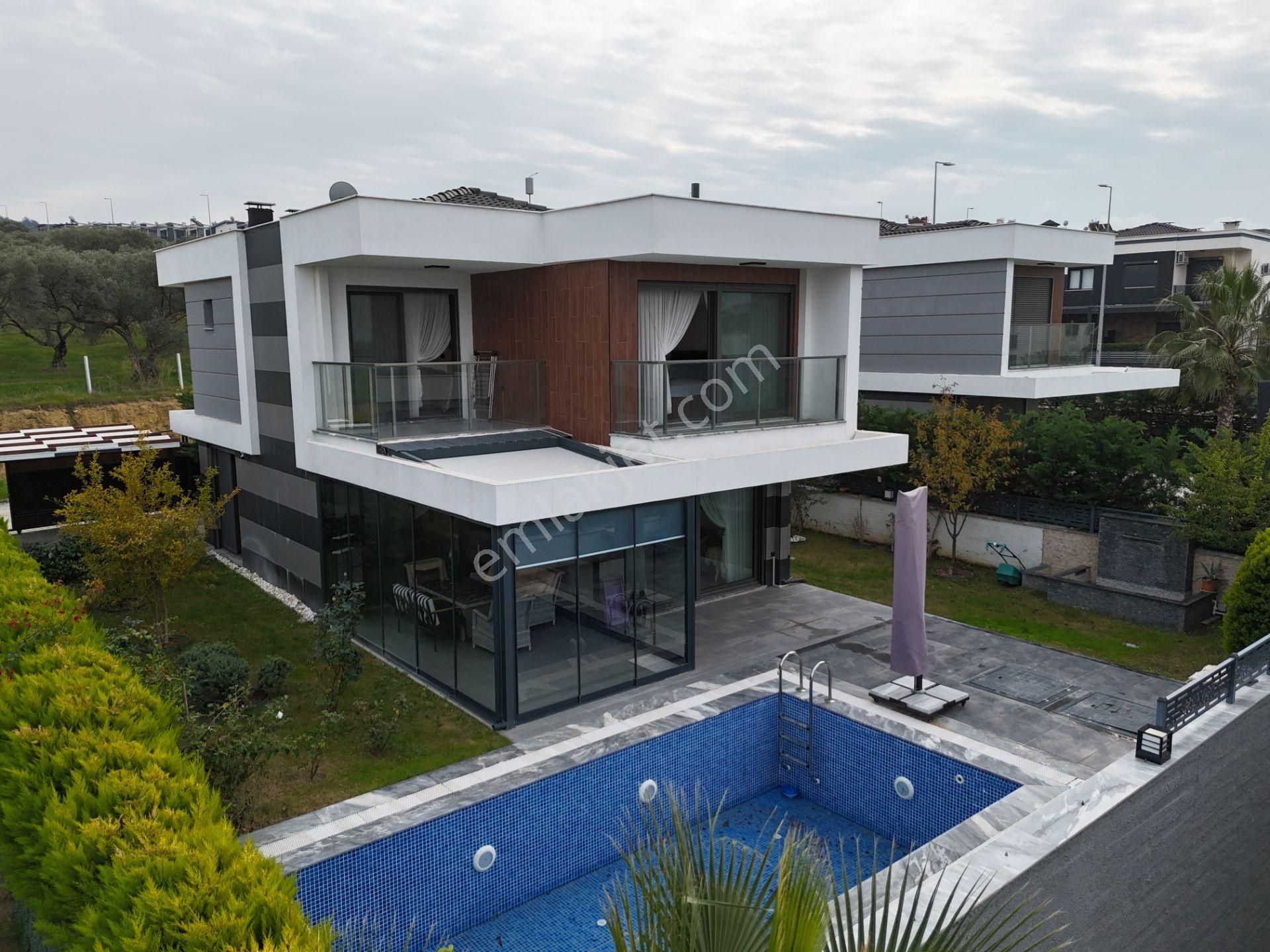 Soğucak Da Tam Müstakil Özel Havuzlu Alt Kat Odalı 4+1 Villa