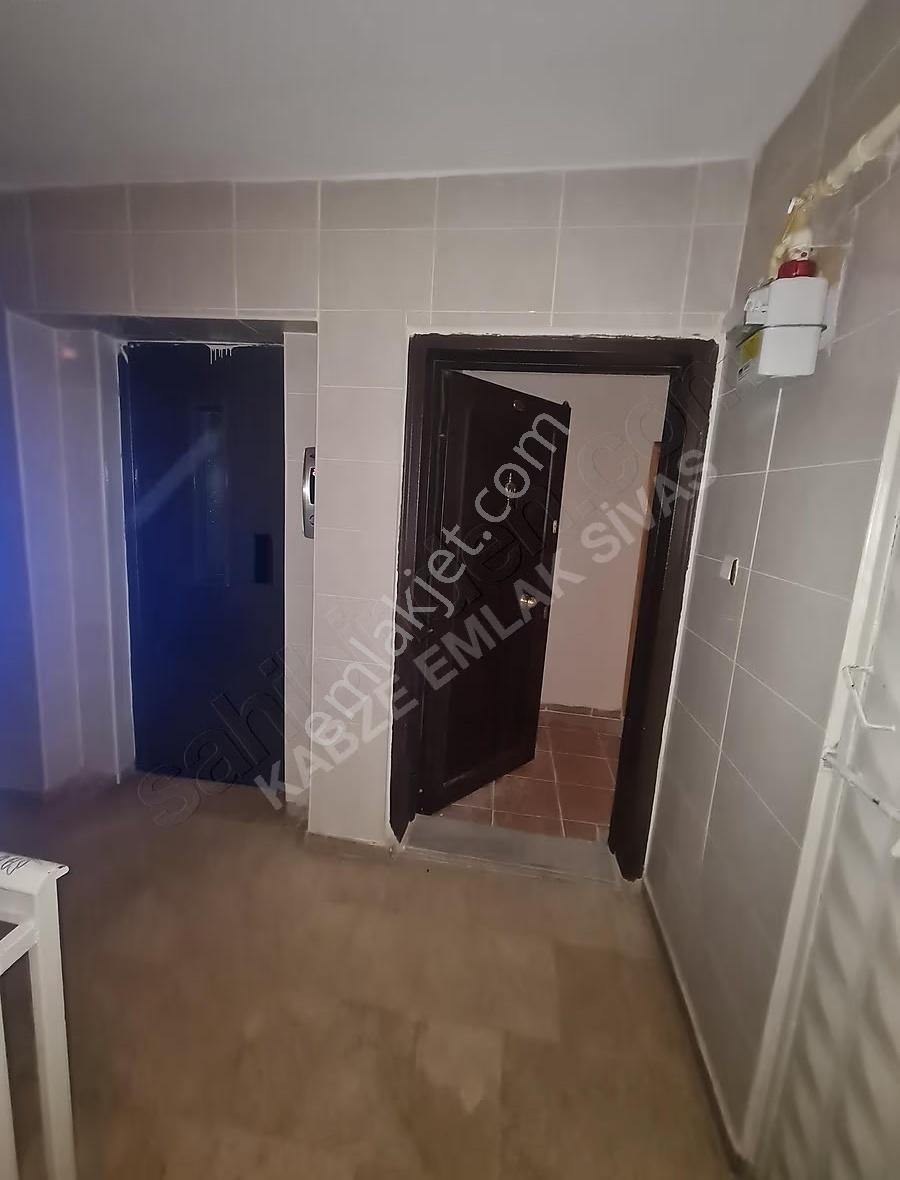 Kabze Emlaktan Kazancılar Caddesi Üzeri Satılık Daire...! - Görsel 18
