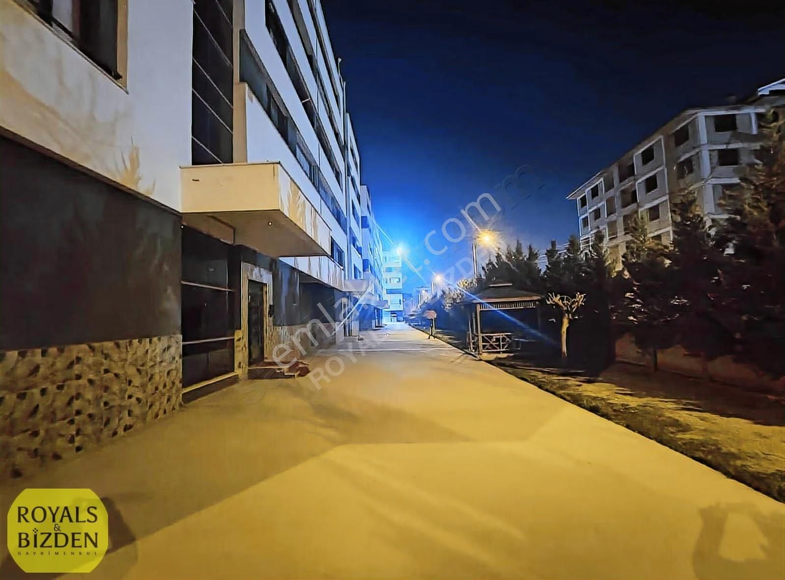 Ahmet Hamdi Göğüş Cadde Cepheli Fuzul,eminevim'e Uygun 3+1 Daire - Görsel 30