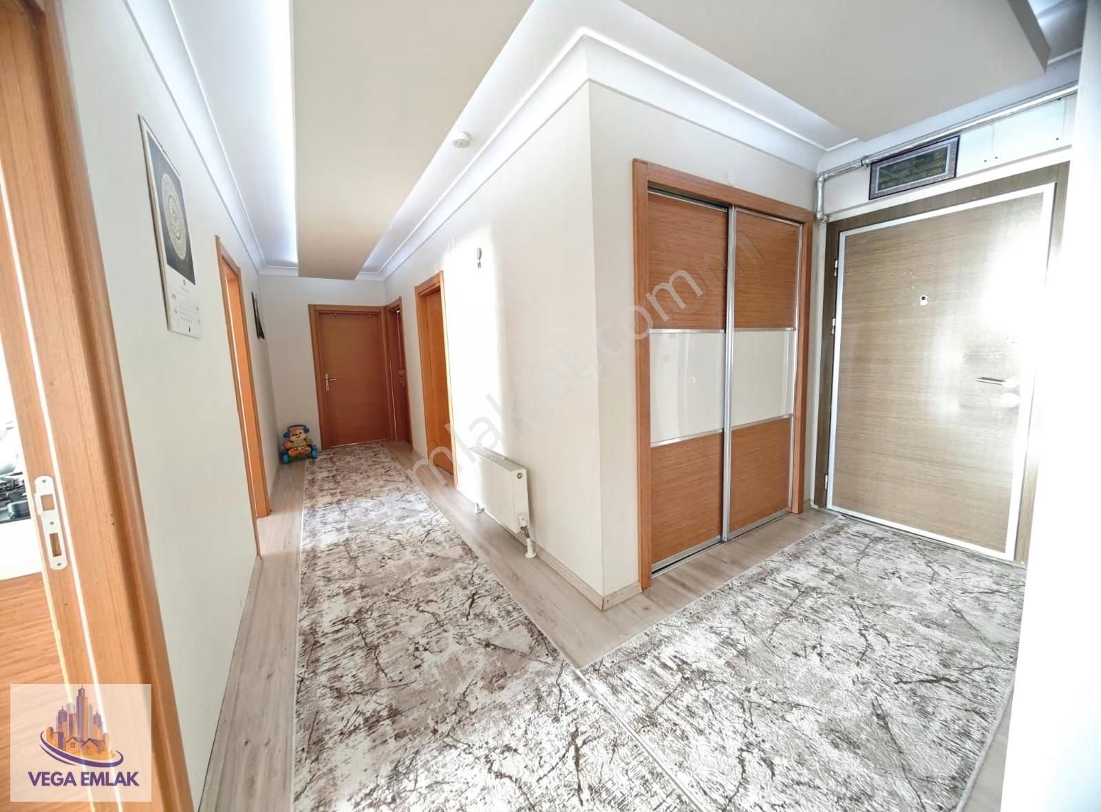 Vega Emlaktan Güneşevler Merkezde Ön Cephe 3+1 Full Site Dairesi - Görsel 14