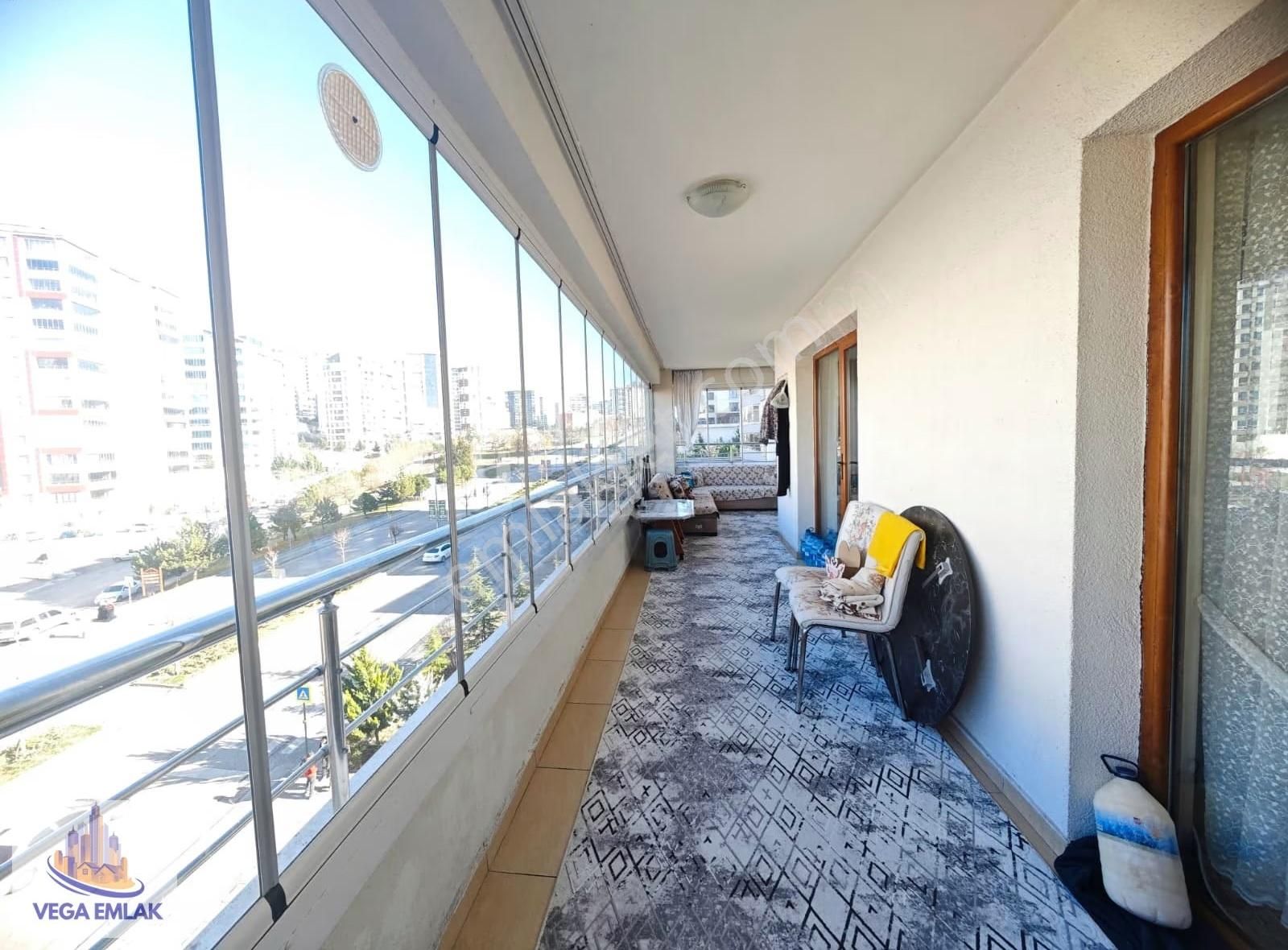 Vega Emlaktan Güneşevler Merkezde Ön Cephe 3+1 Full Site Dairesi - Görsel 10