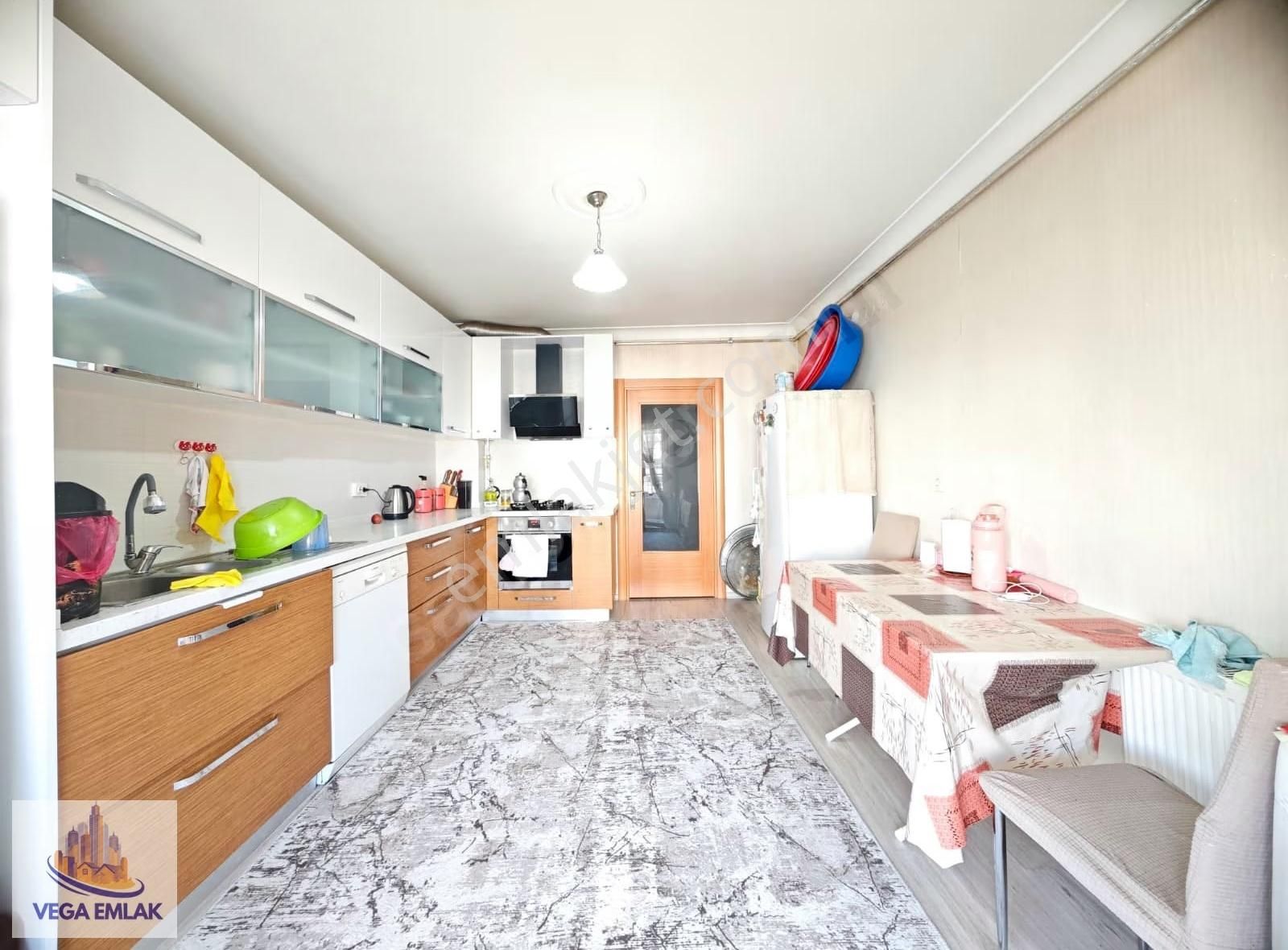 Vega Emlaktan Güneşevler Merkezde Ön Cephe 3+1 Full Site Dairesi - Görsel 33