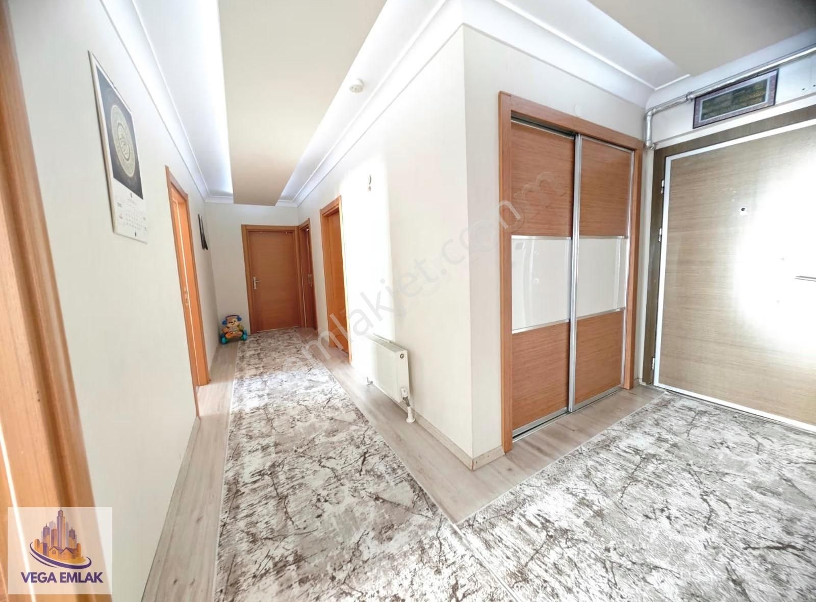 Vega Emlaktan Güneşevler Merkezde Ön Cephe 3+1 Full Site Dairesi - Görsel 29