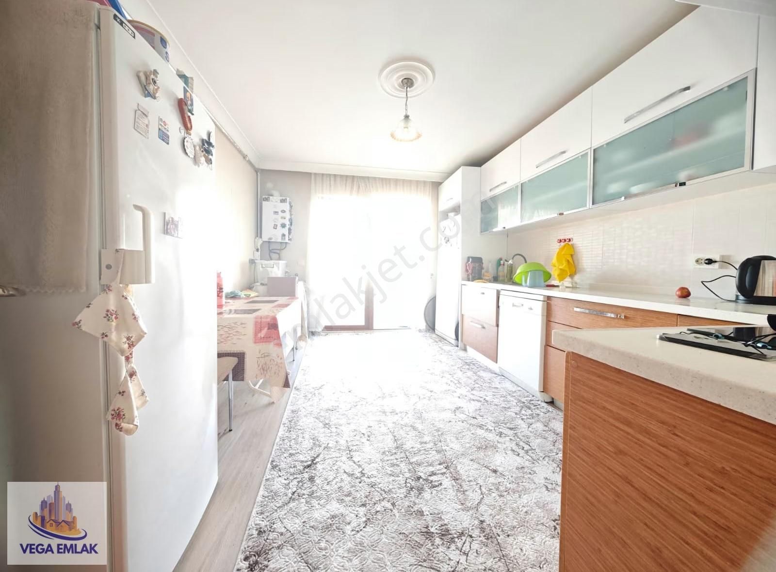 Vega Emlaktan Güneşevler Merkezde Ön Cephe 3+1 Full Site Dairesi - Görsel 3