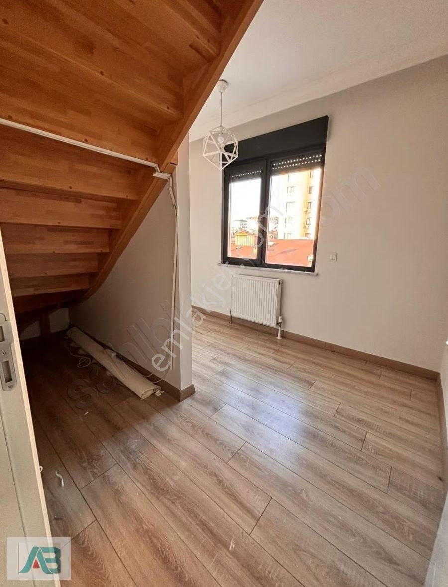 İstiklal Mahallesi Şehzade Evlerin"de 4+1 Kiralık Dubleks Daire - Görsel 25