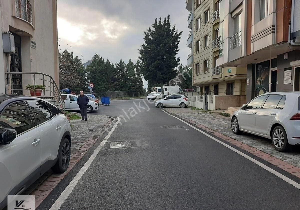 Cumhuriyet Mahallesinde Bahçe Kullanımlı İskanlı Daire