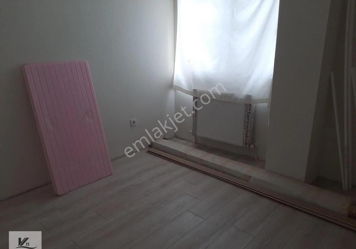 Cumhuriyet Mahallesinde Bahçe Kullanımlı İskanlı Daire - Görsel 7