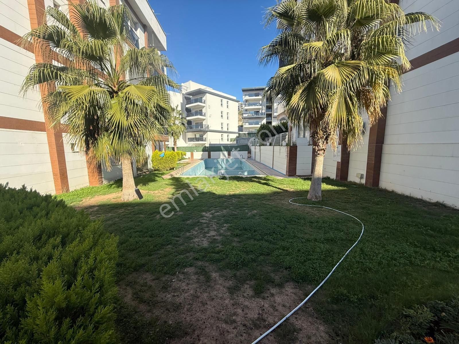 Kuşadası Arkası Satılık 1+1 Eşyalı Satılık Dairemiz Bulunmaktadır - Görsel 2