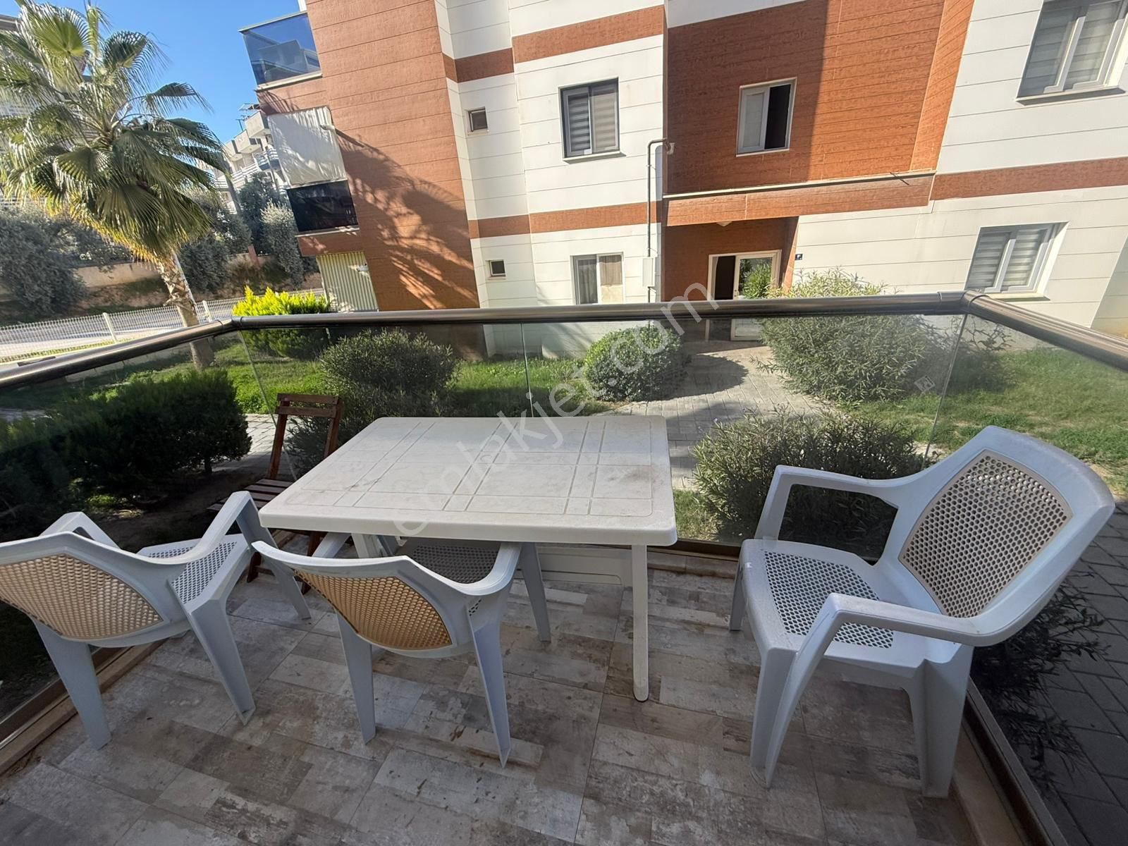 Kuşadası Arkası Satılık 1+1 Eşyalı Satılık Dairemiz Bulunmaktadır - Görsel 8