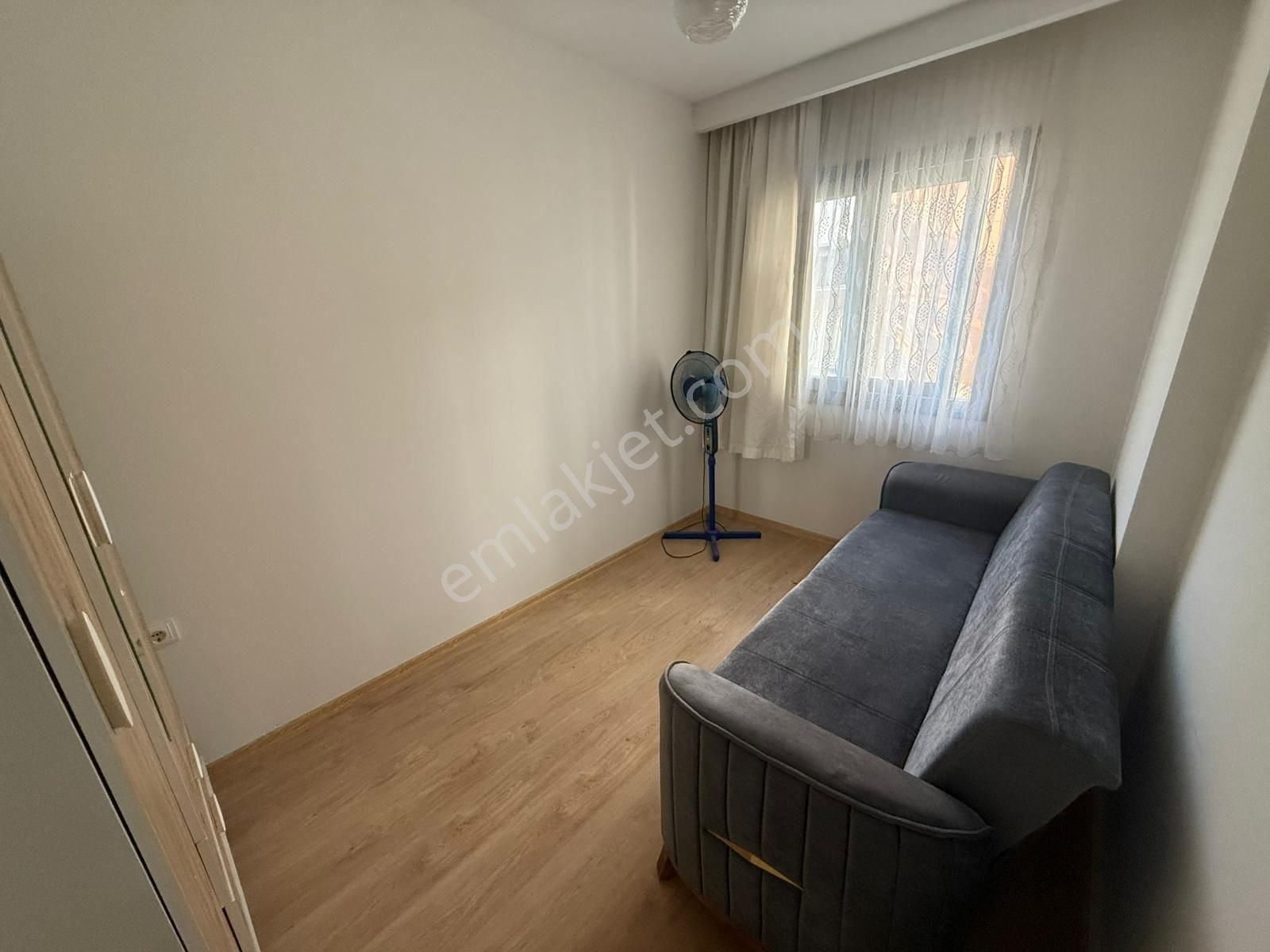 Kuşadası Arkası Satılık 1+1 Eşyalı Satılık Dairemiz Bulunmaktadır - Görsel 7