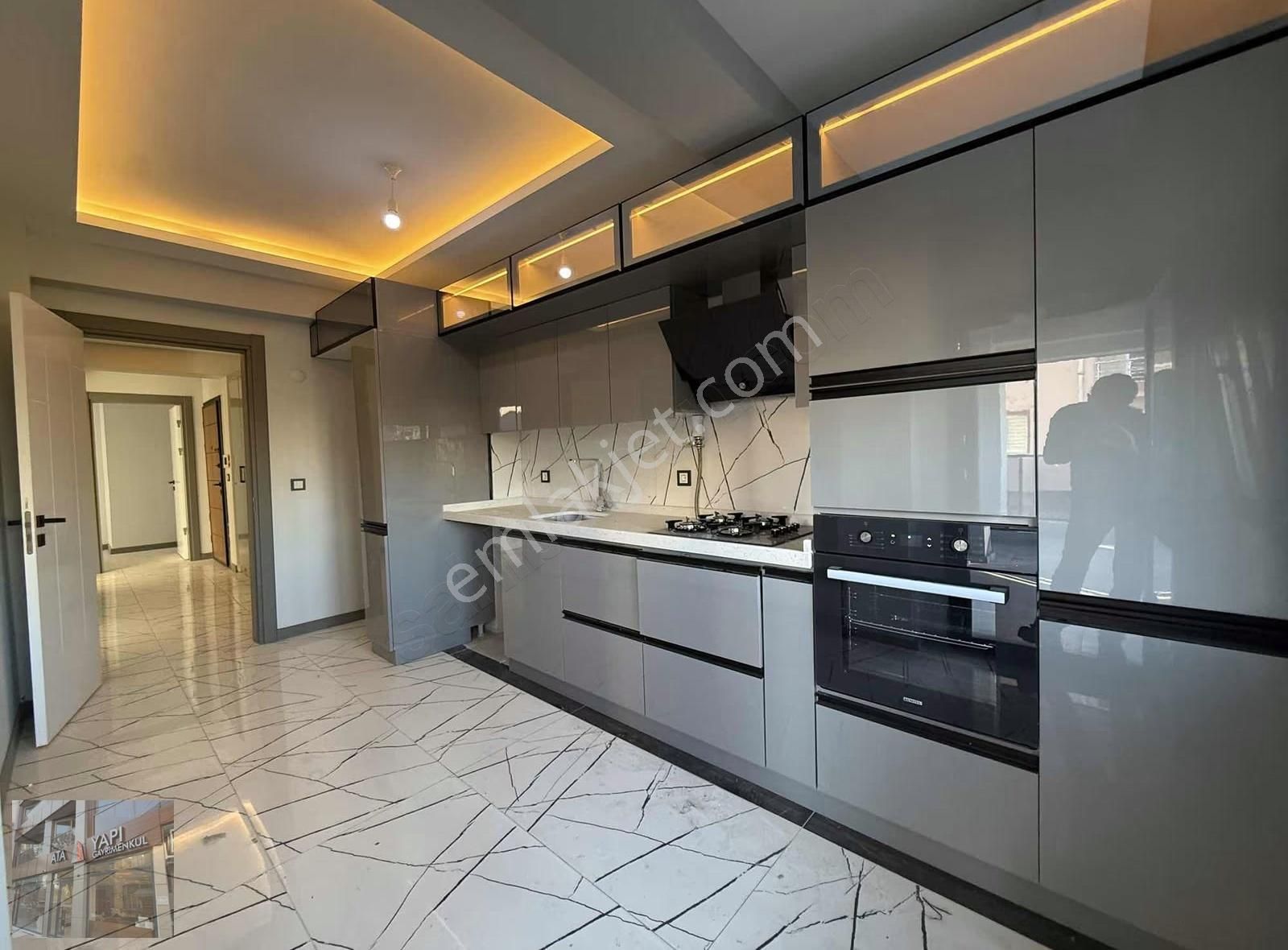 Ata Yapıdan Fatihte Arakat Ön Cephe Premium 3+1 Kiralık Daire