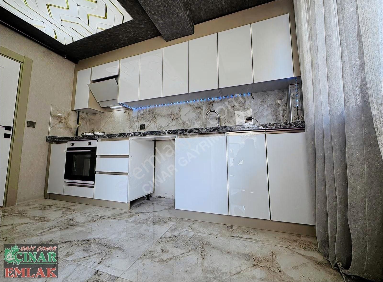 Çınardan Merkezi Konumda Etkileyici Tasarımıyla 2+1 Arakat Daire - Görsel 11